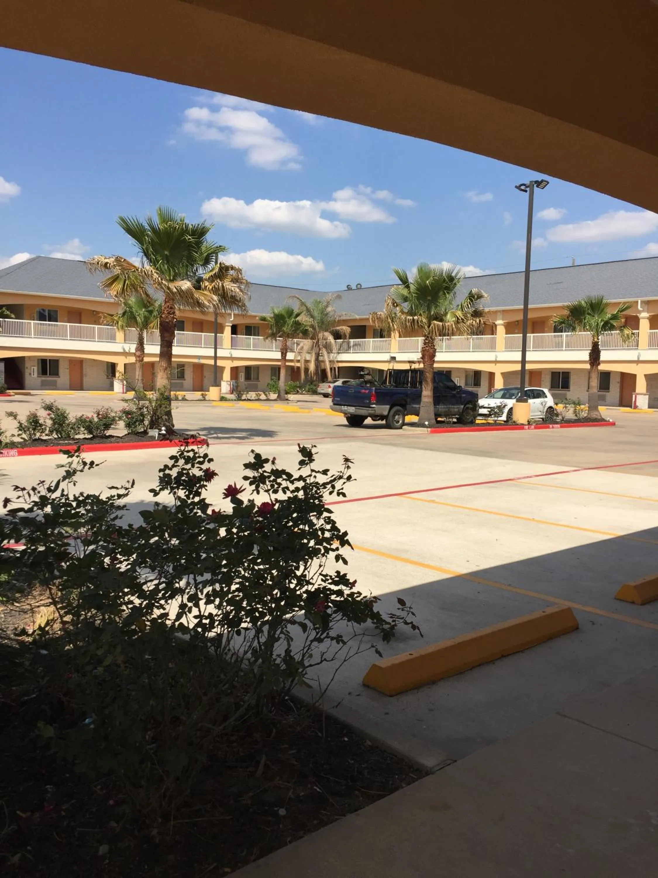 Property building in Scottish Inns & Suites Timber Creek, Houston, TX