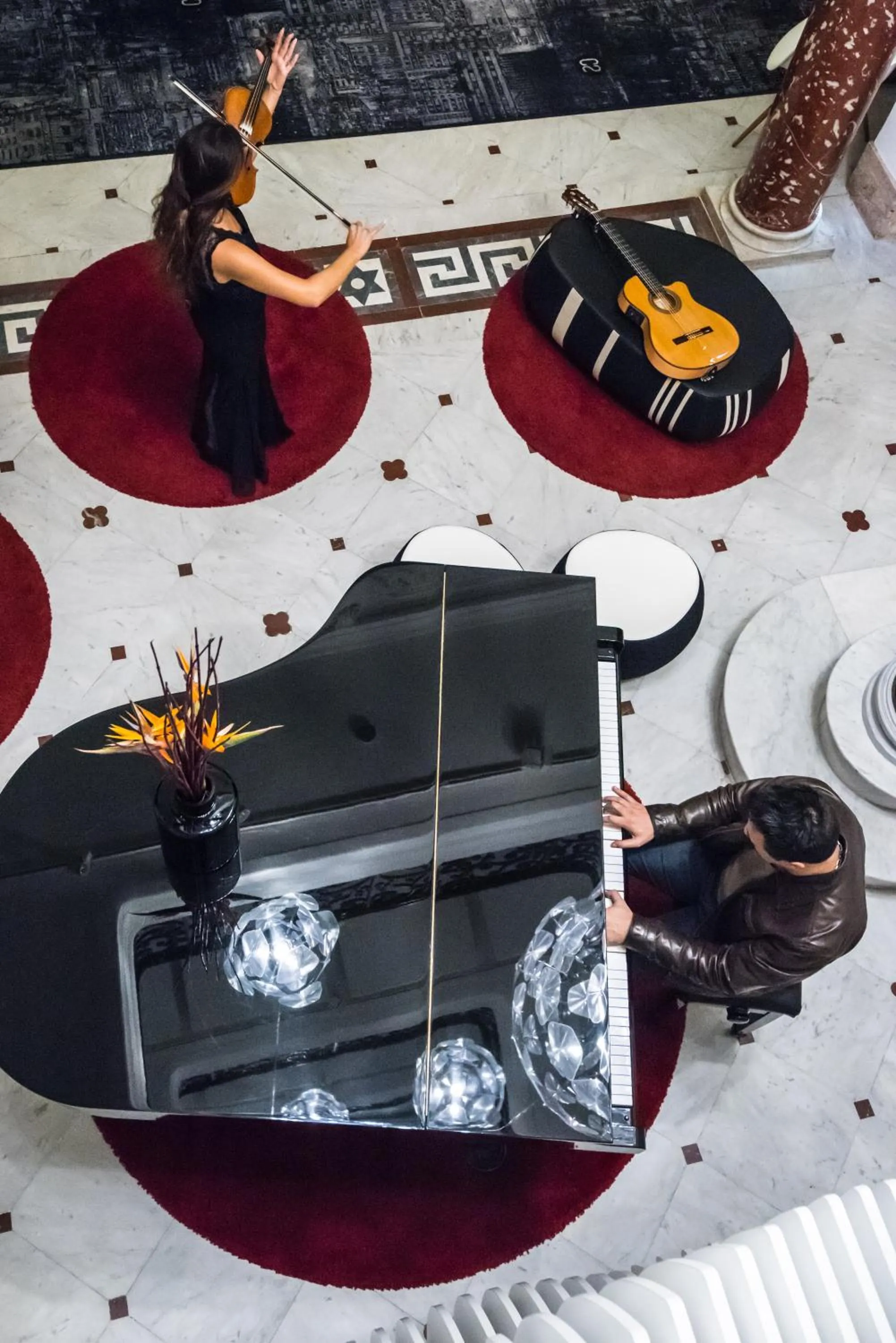 Entertainment in Hotel C2