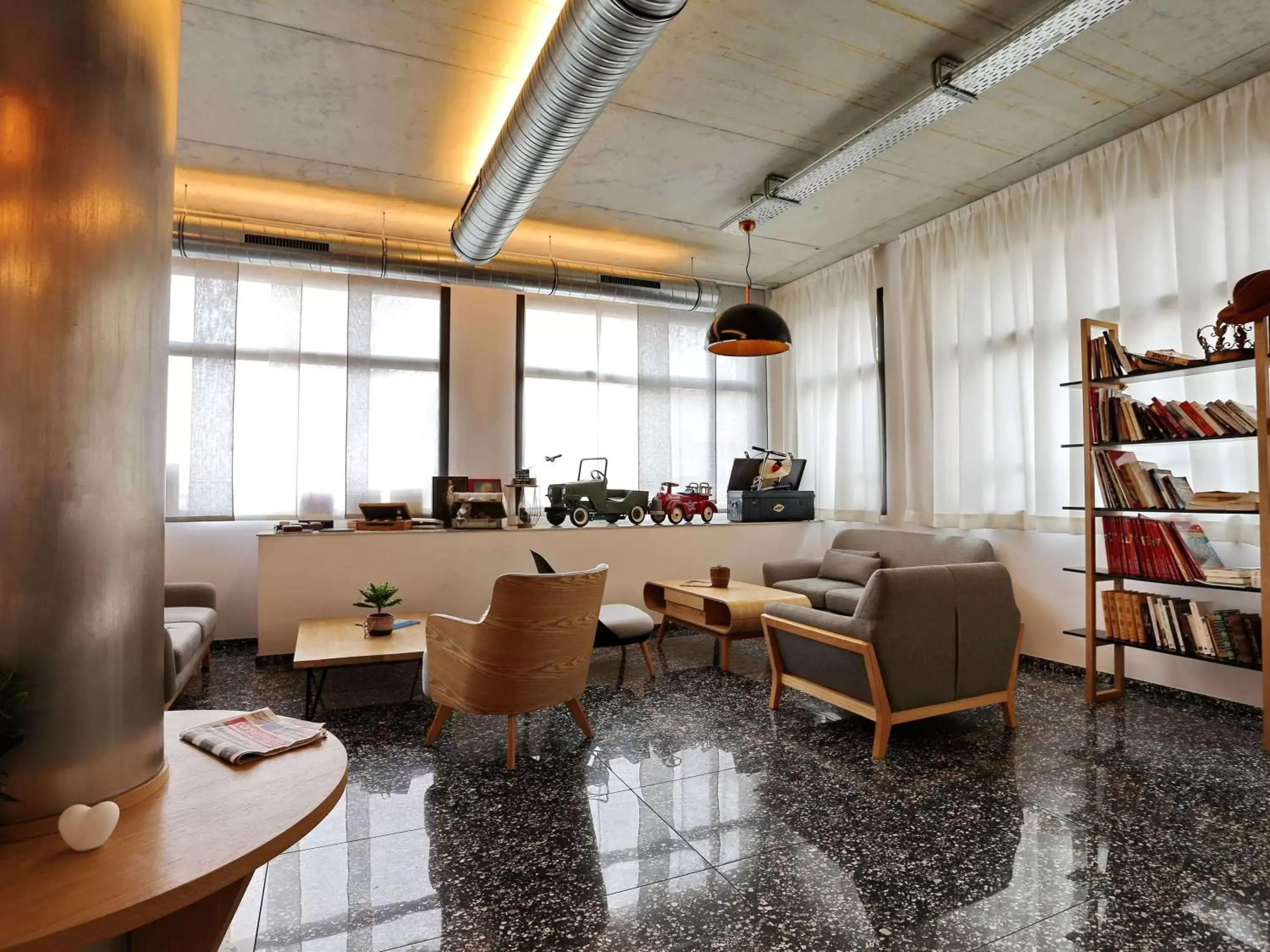 Lounge or bar in ibis Styles Ajaccio Napoleon Lounge or bar in ibis Styles Ajaccio Napoleon