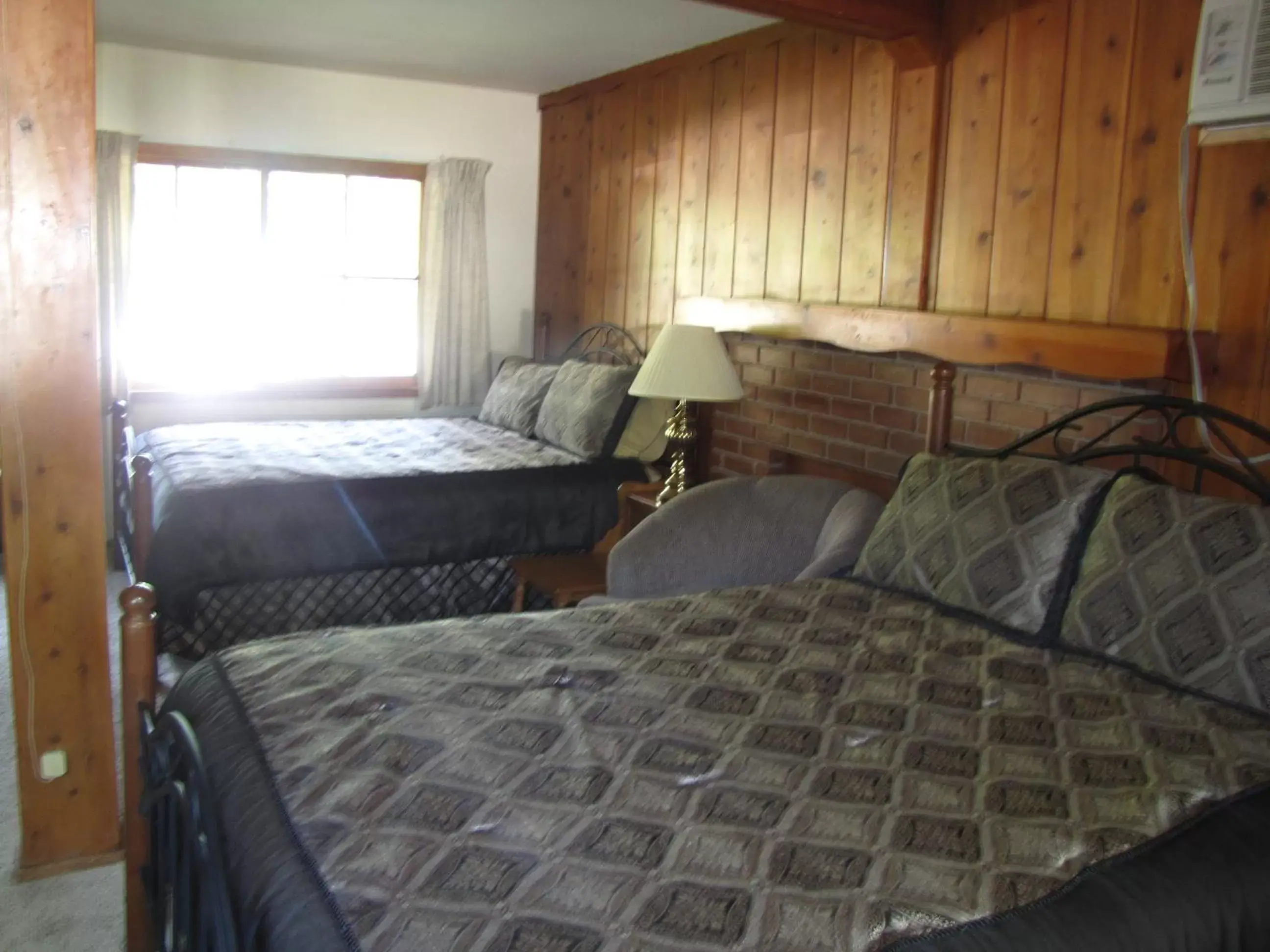 Bed in Kern Riverfront Lodge