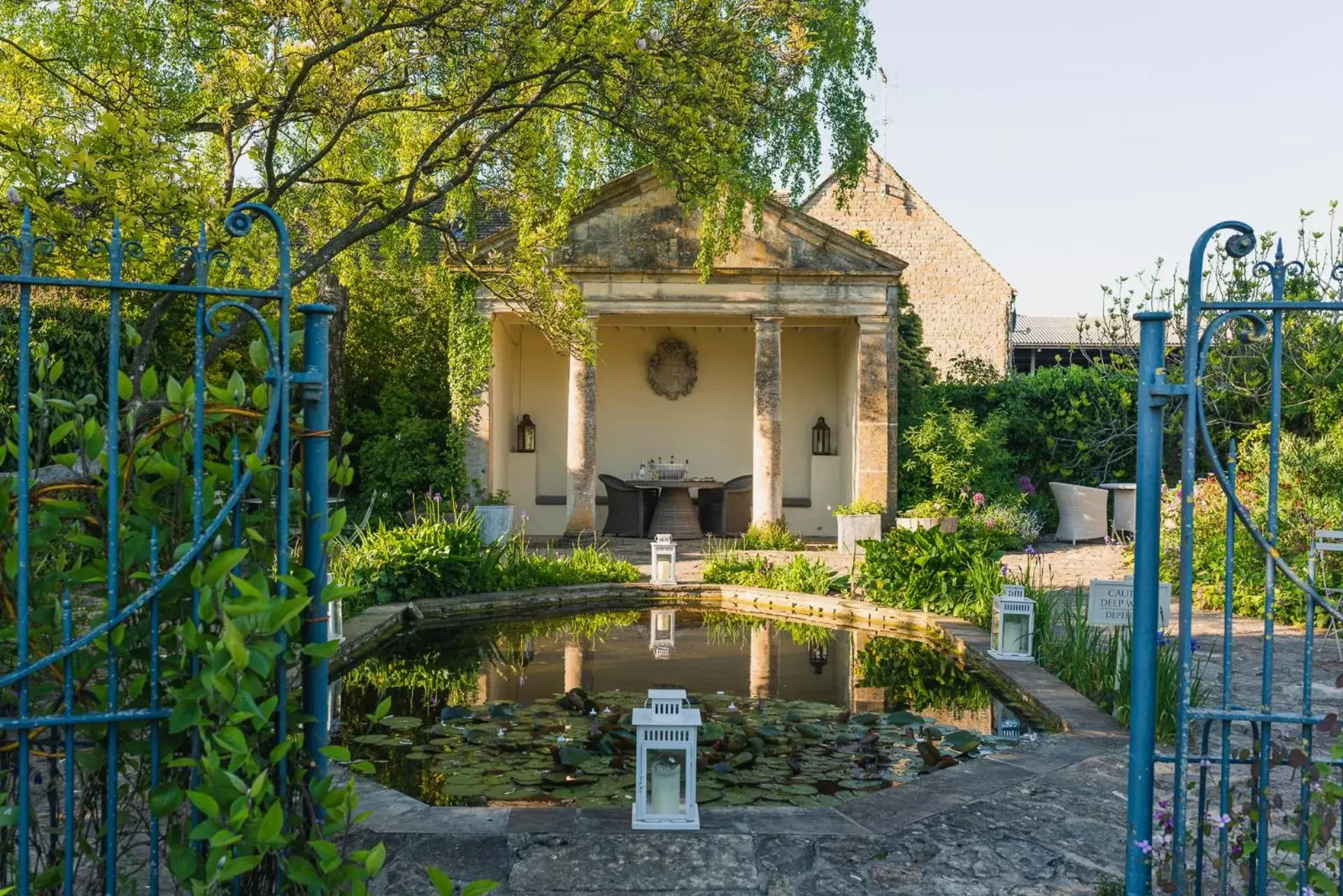 Property Building in Barnsley House