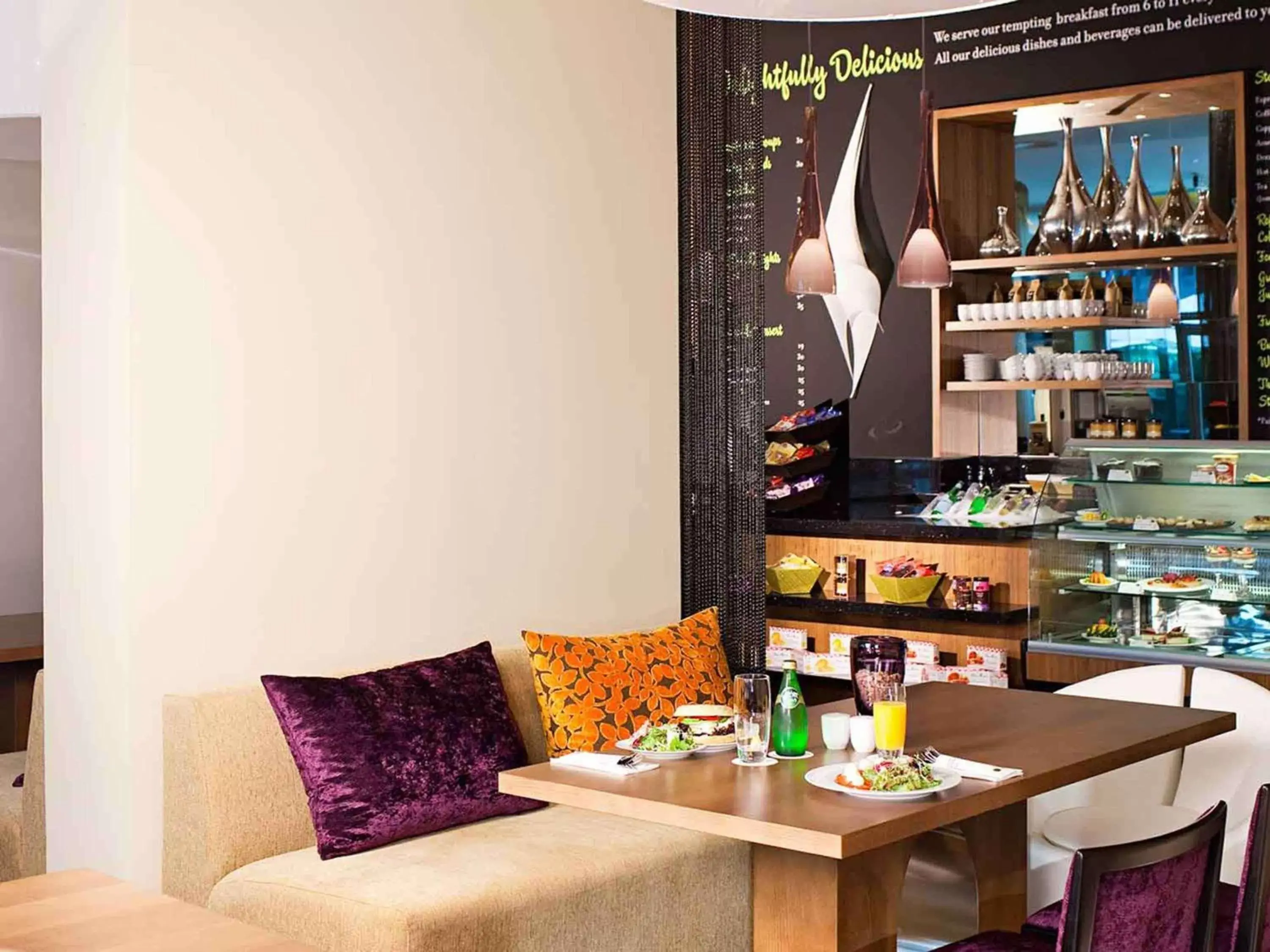 Lounge or bar in Novotel Suites Dubai Mall of the Emirates