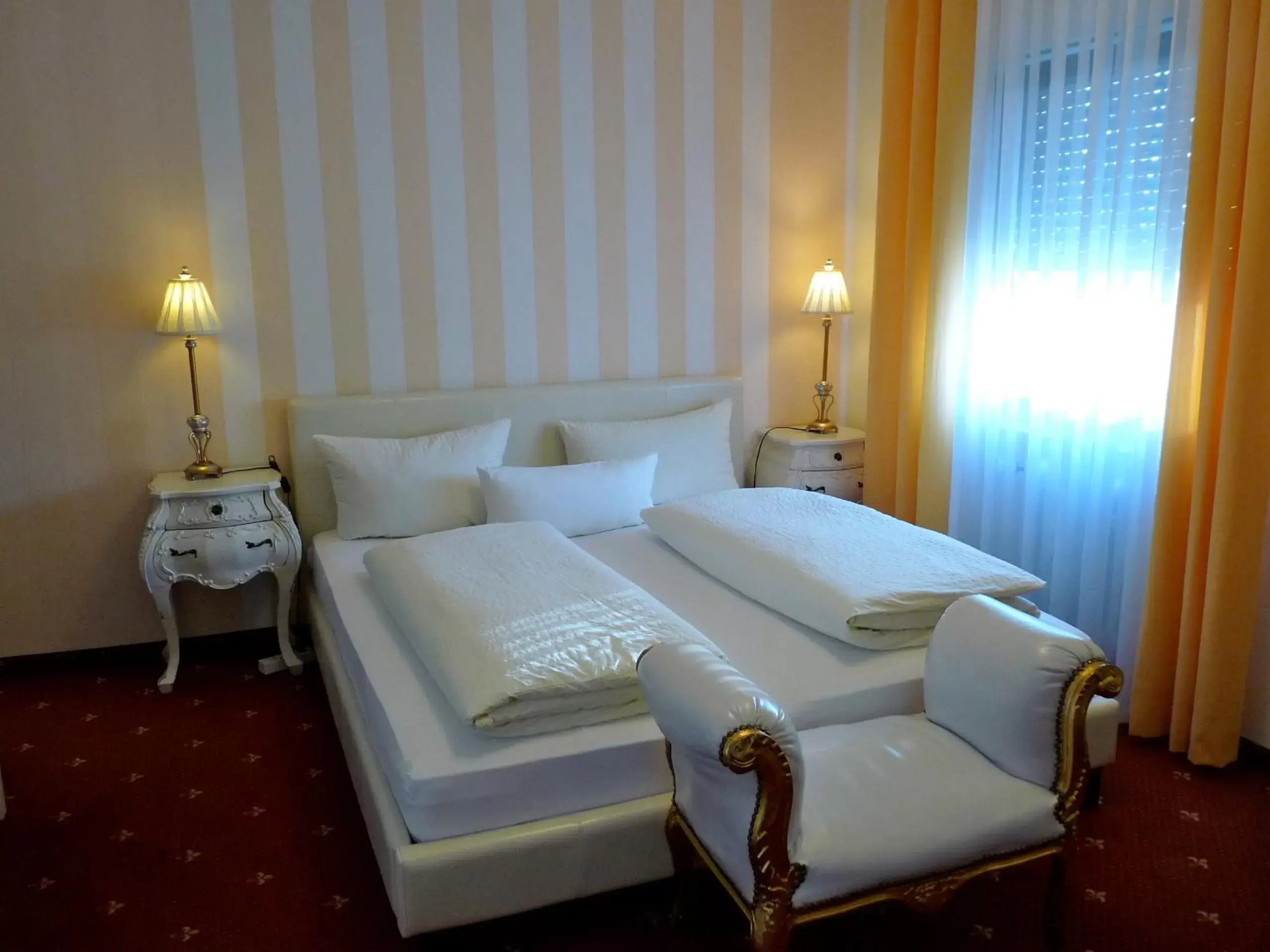 Bed in Hotel Geissler