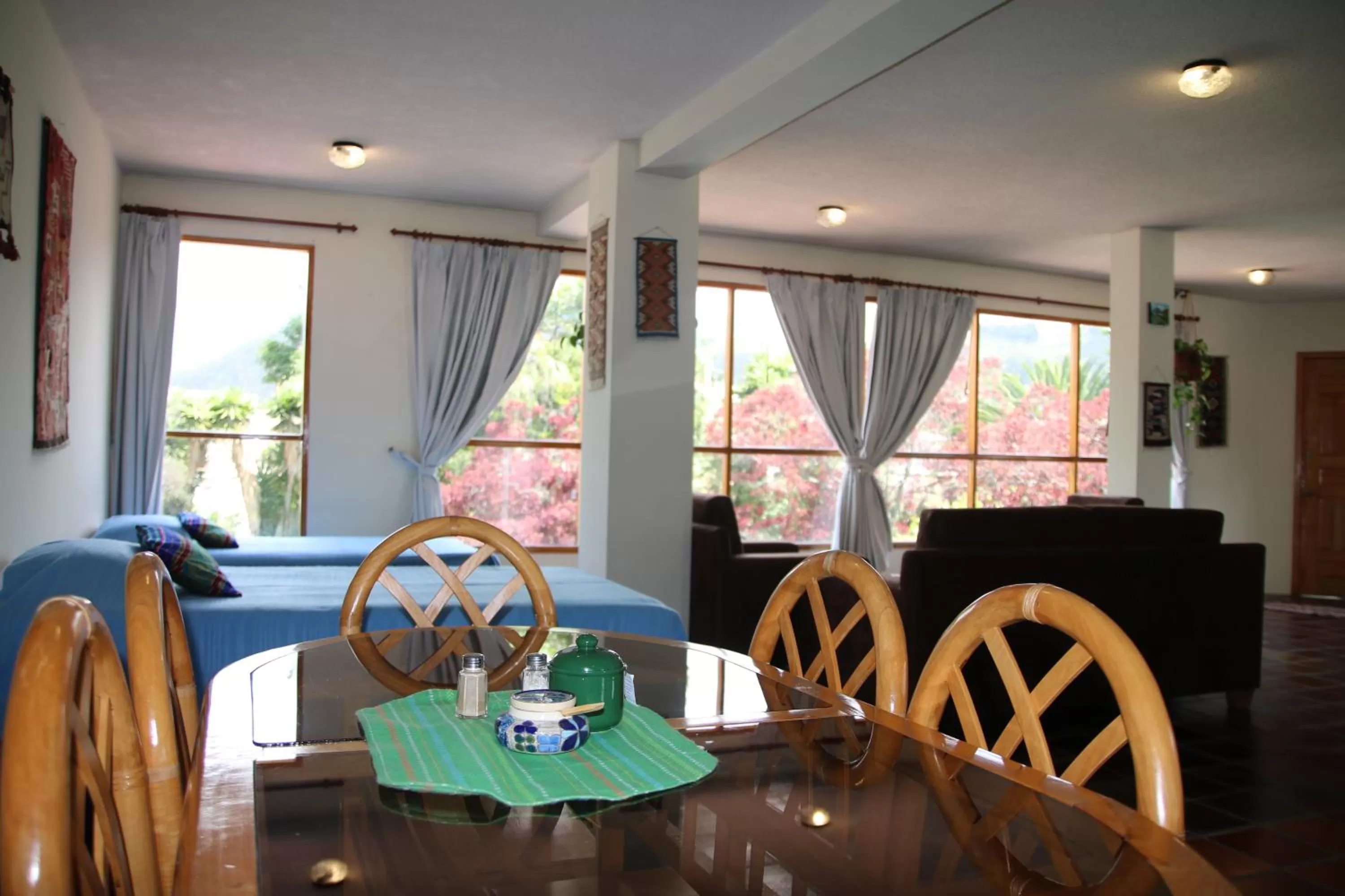 Restaurant/Places to Eat in La Posada del Quinde