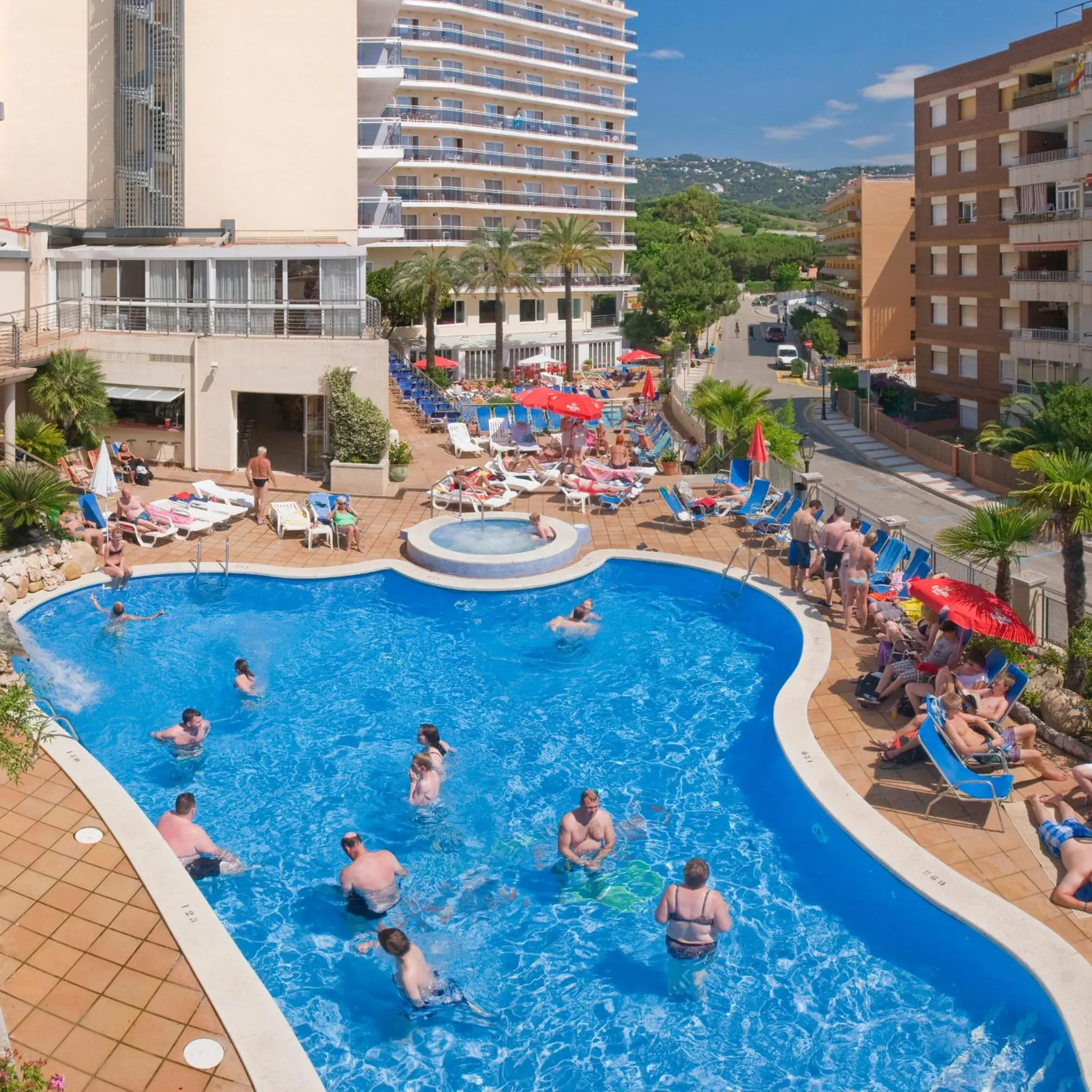 Swimming Pool in Hotel Oasis Park Splash