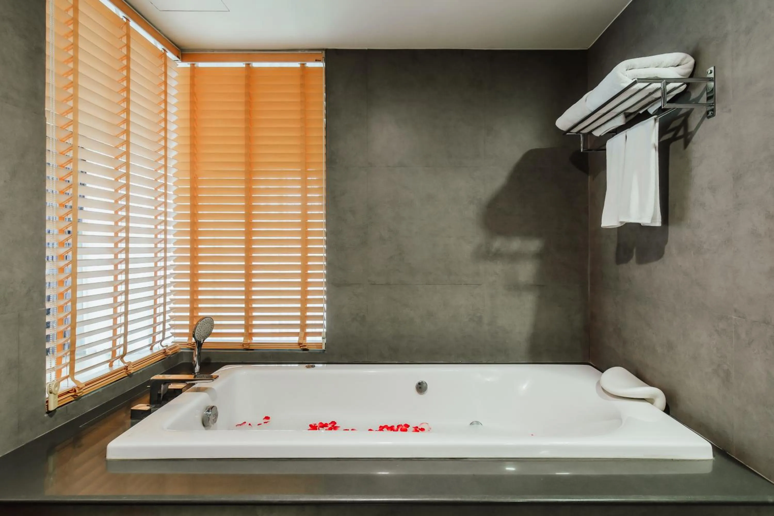 Bath in The Lunar Patong