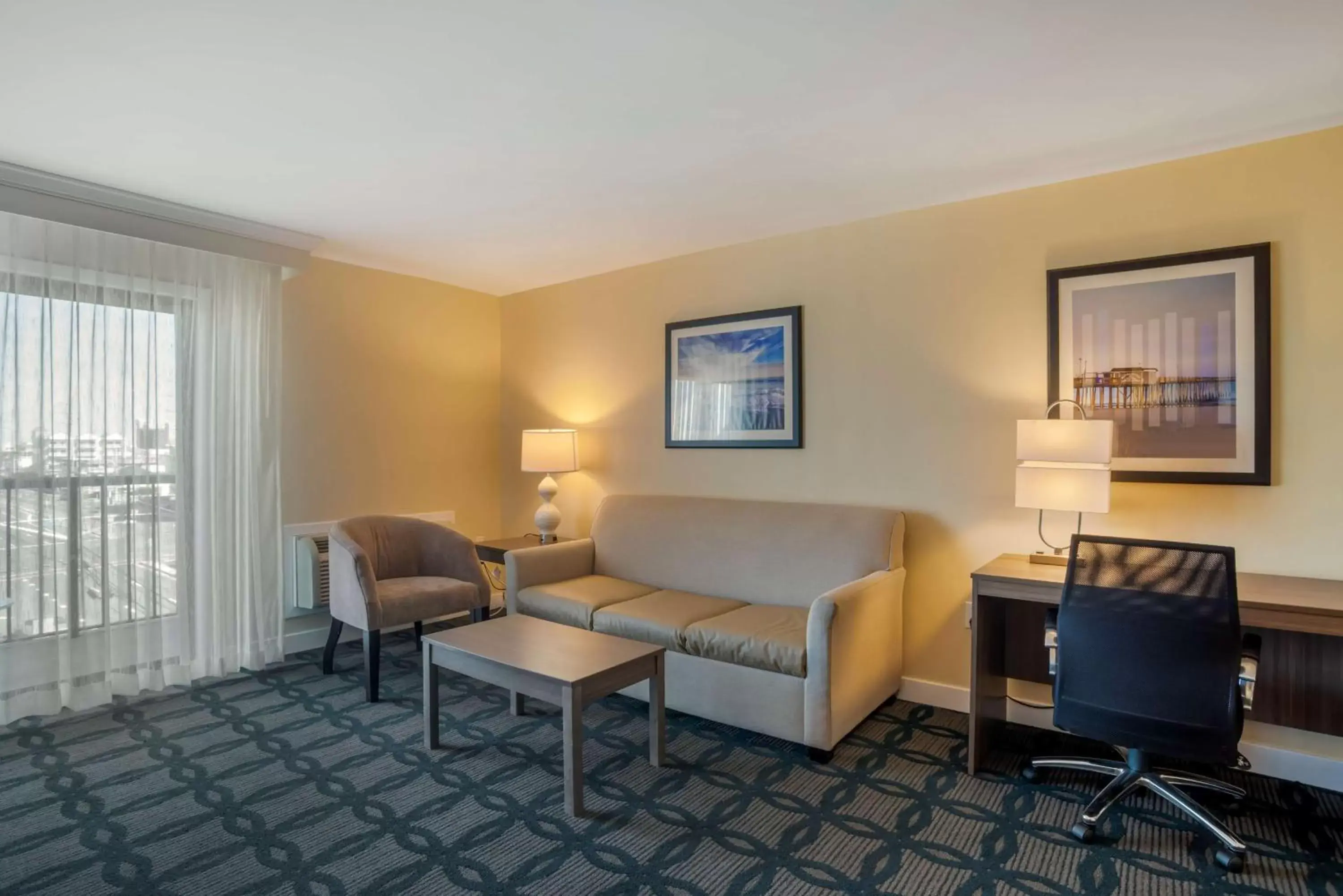 Bedroom, Seating Area in Best Western Plus Ocean City