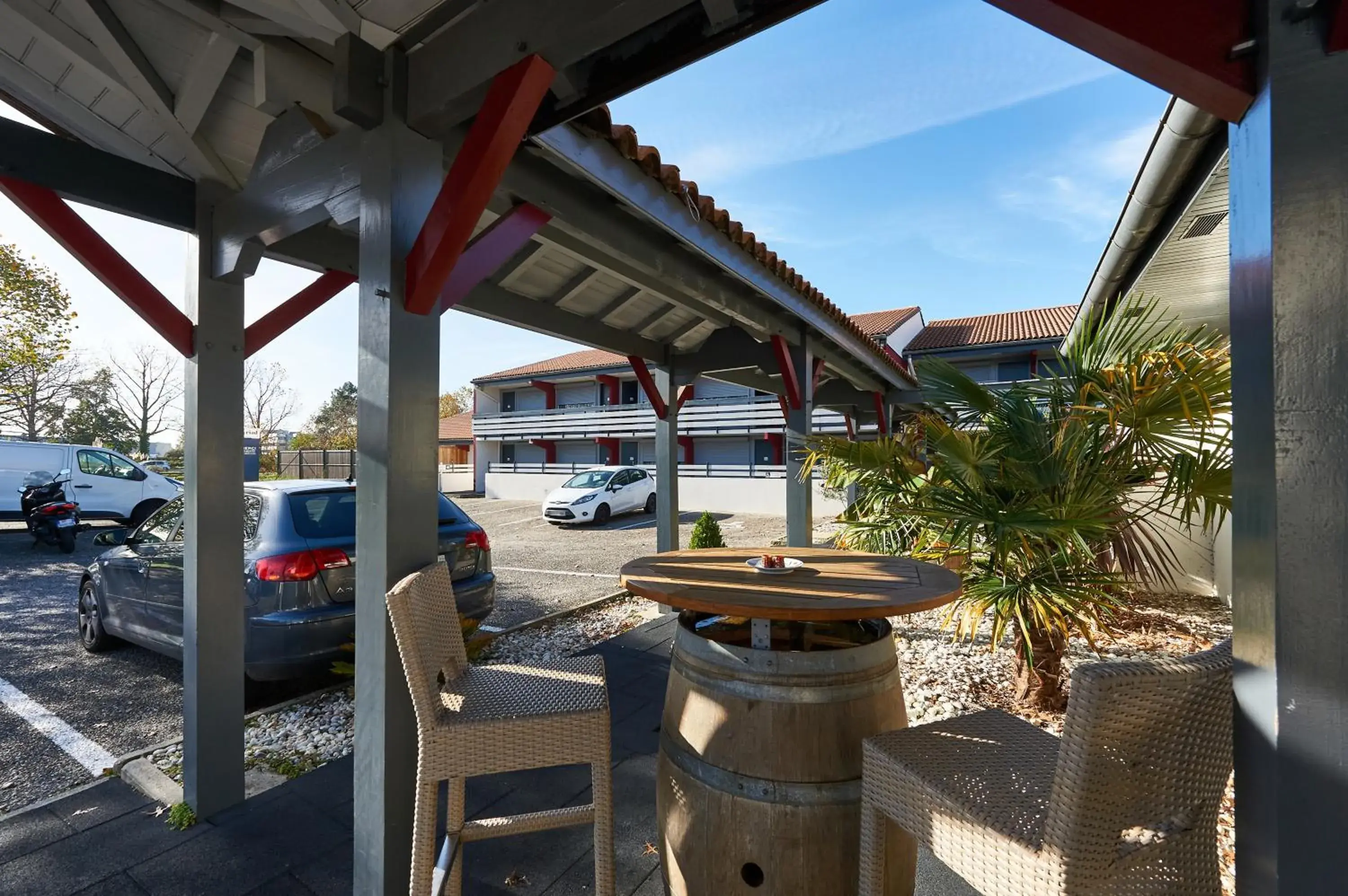 Patio in Kyriad Bordeaux - Merignac Aéroport