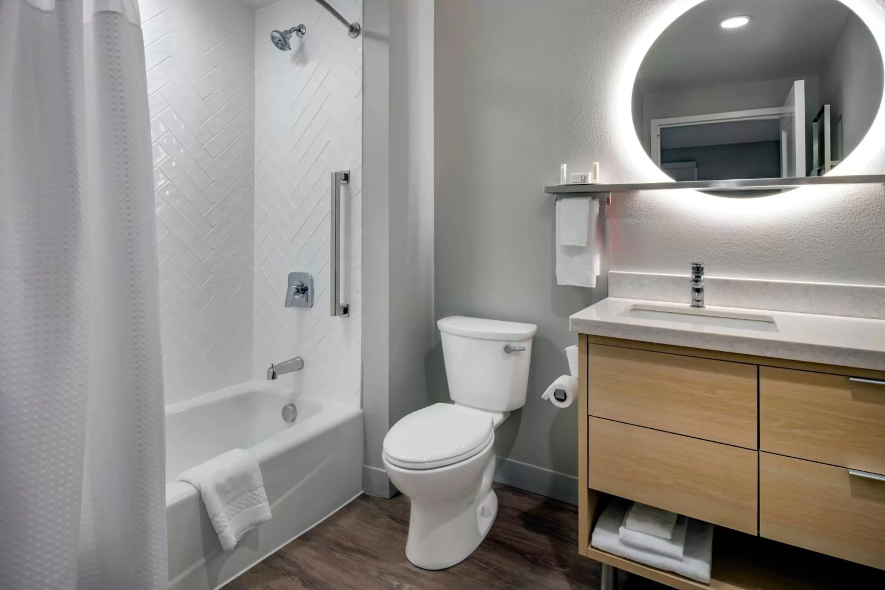 Bathroom in TownePlace Suites By Marriott Wrentham Plainville