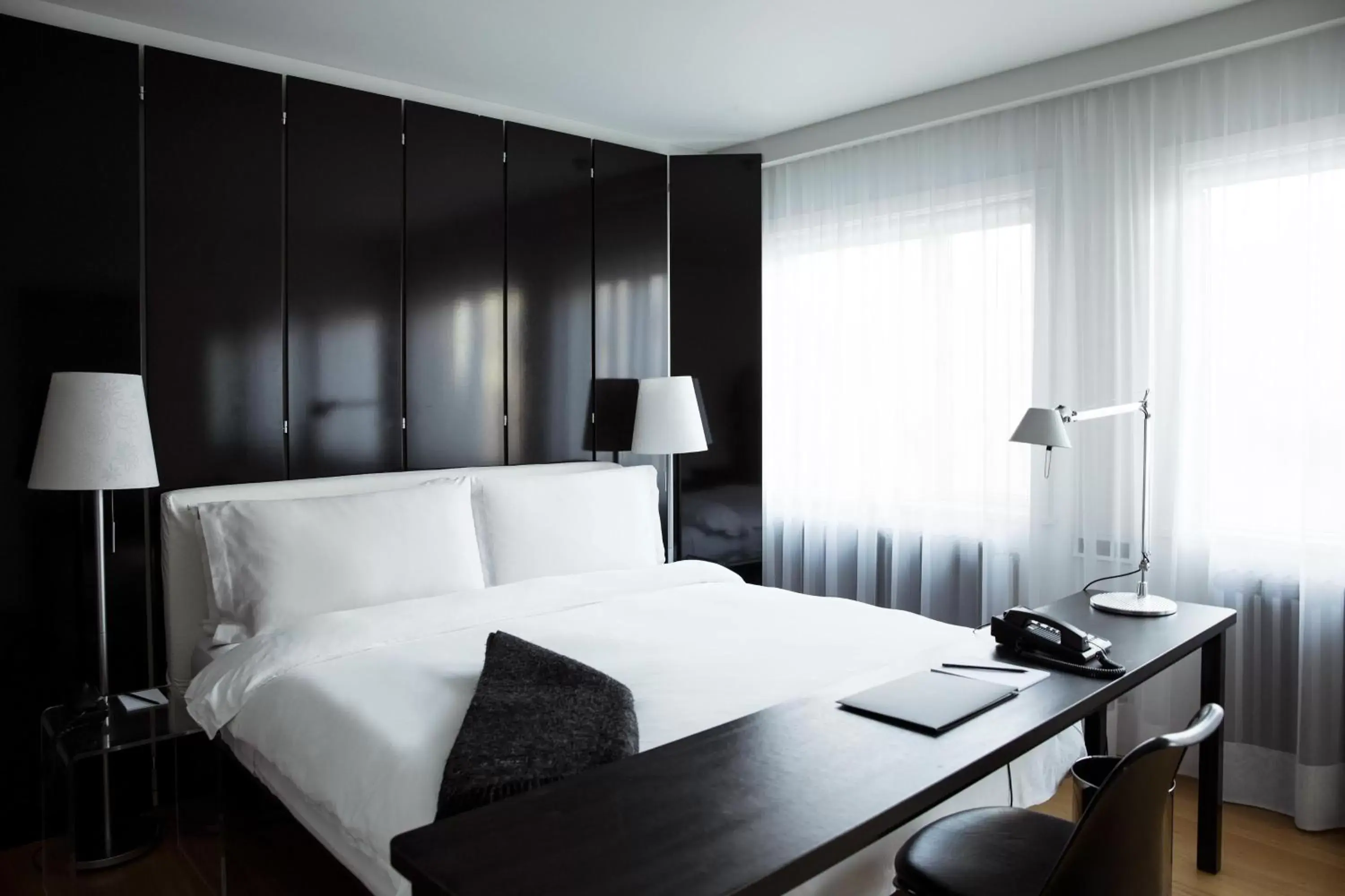 Photo of the whole room, Bed in 101 Hotel, a Member of Design Hotels