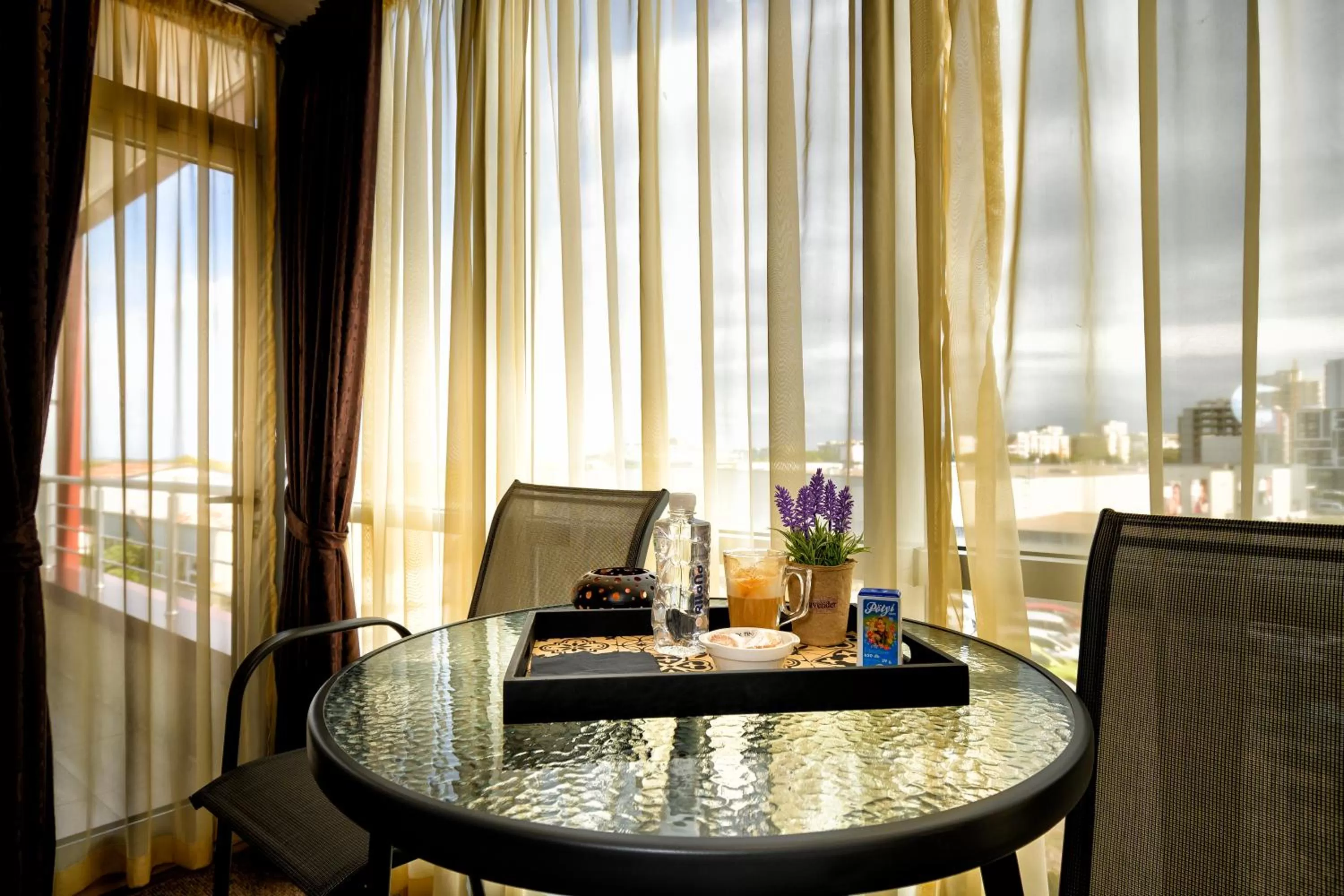 Seating Area in Hotel City