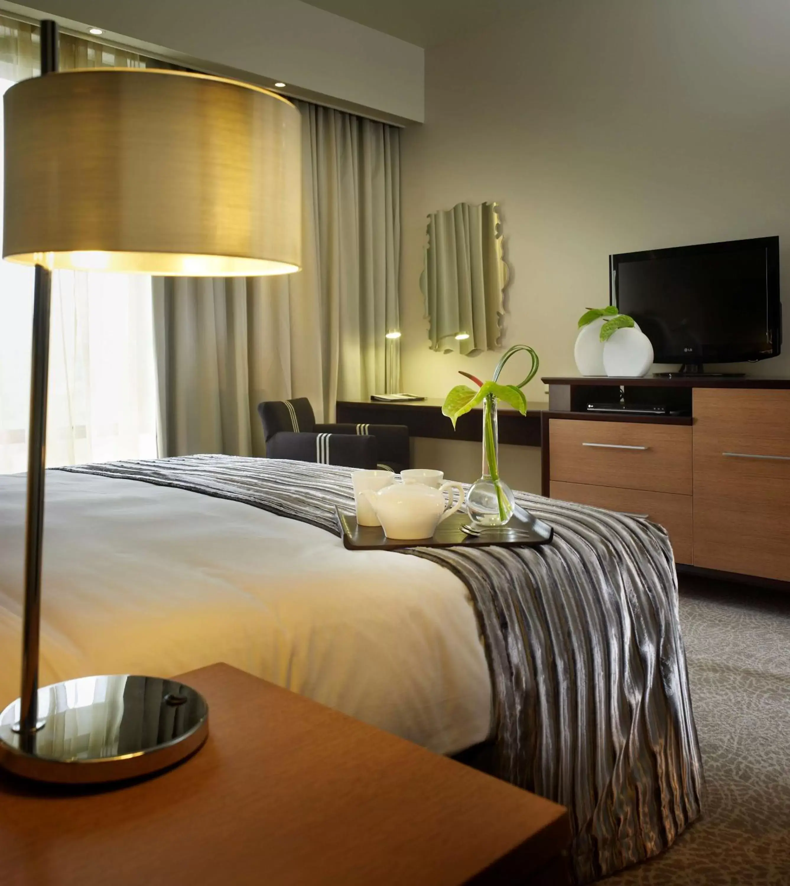 Bedroom, Bed in Southern Sun Hyde Park Sandton