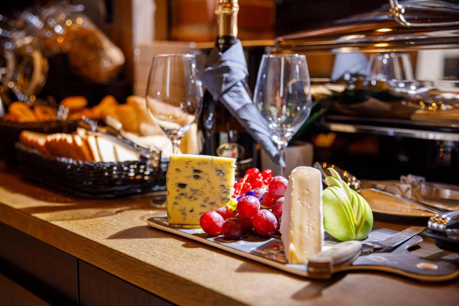 Breakfast in ALBERT RESIDENCE Brasov with complimentary parking and 10 percent Food and Drinks