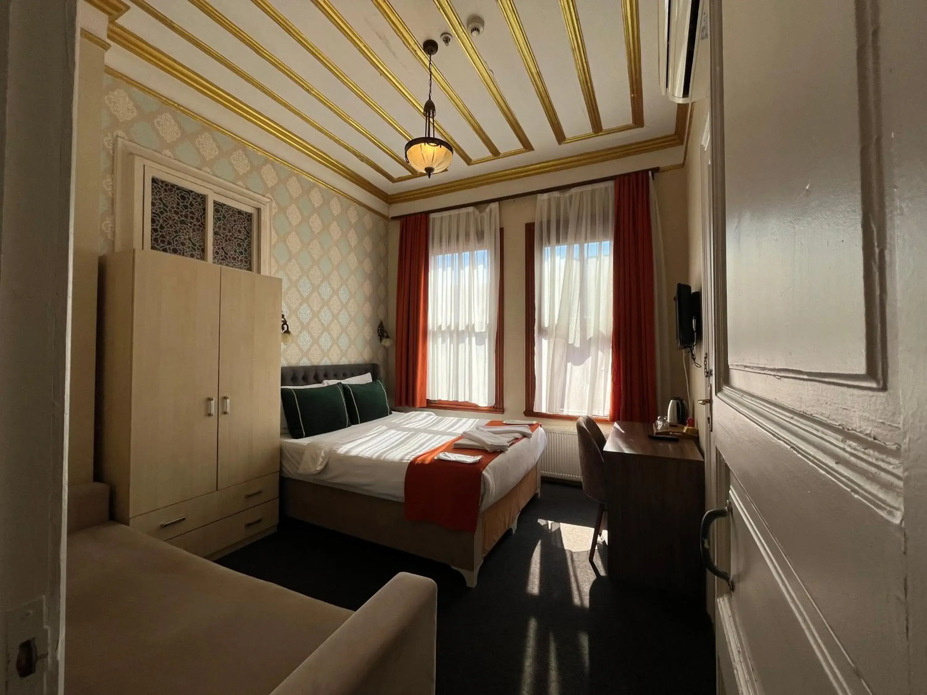 Bed in Le Safran Suite