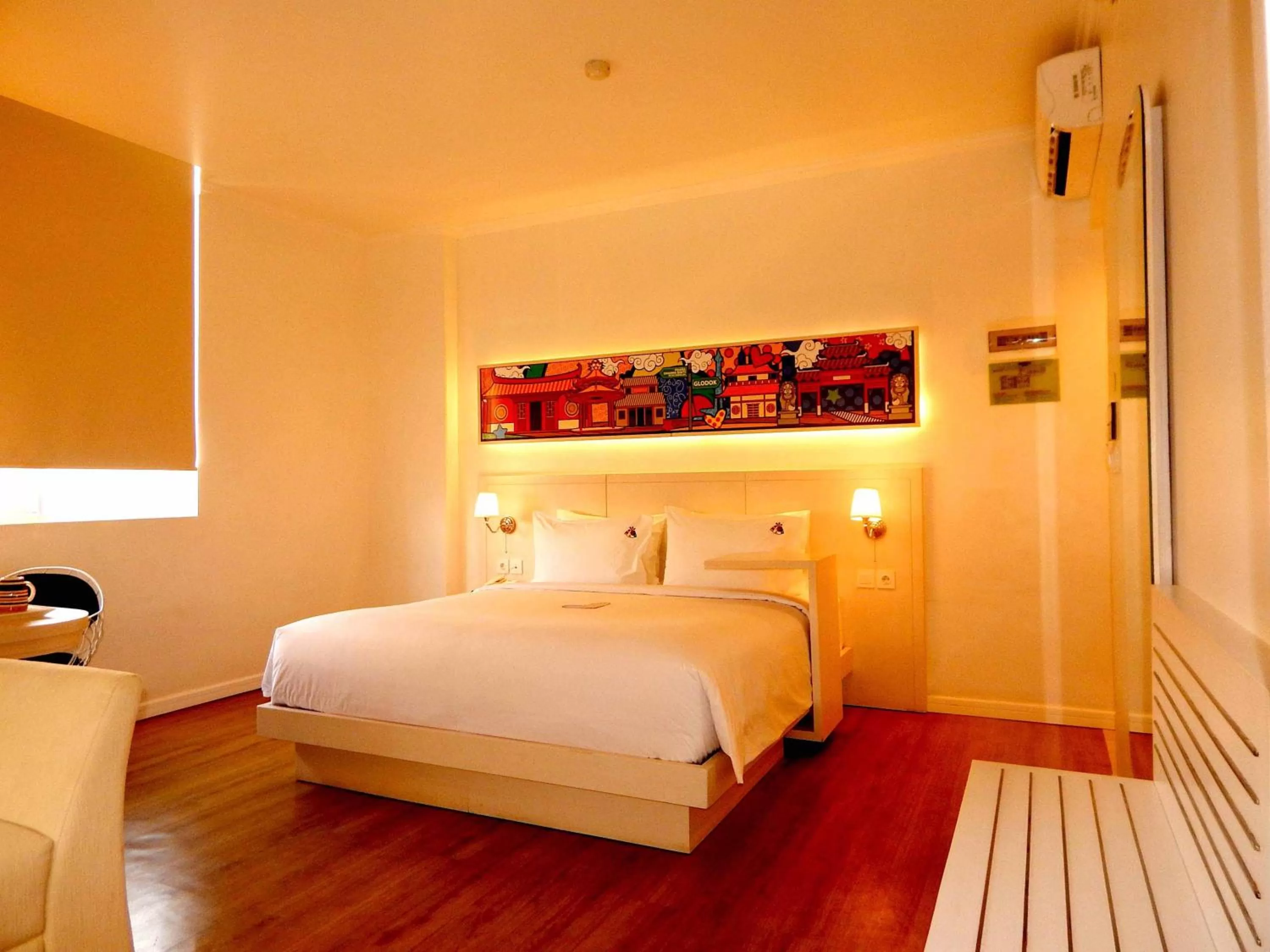 Shower in MaxOne Signature Glodok Jakarta