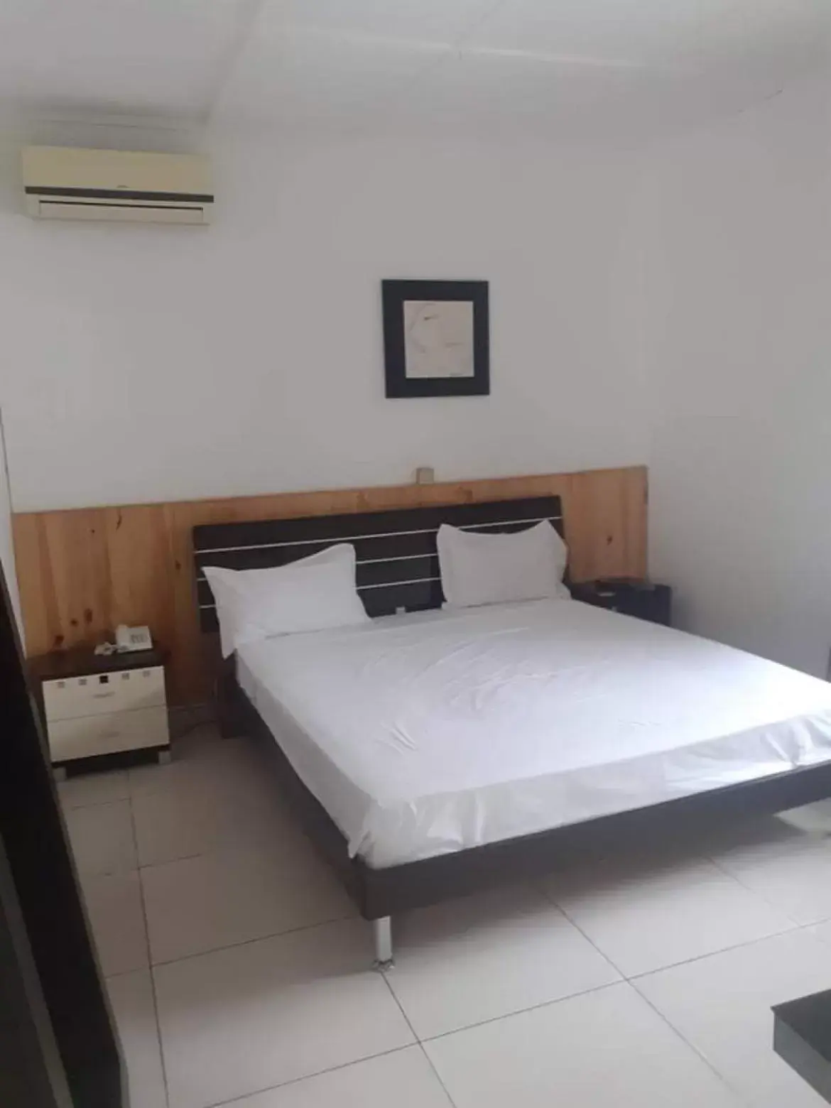 Superior Double Room - single occupancy in Hôtel La Grillade Superior Double Room - single occupancy in Hôtel La Grillade