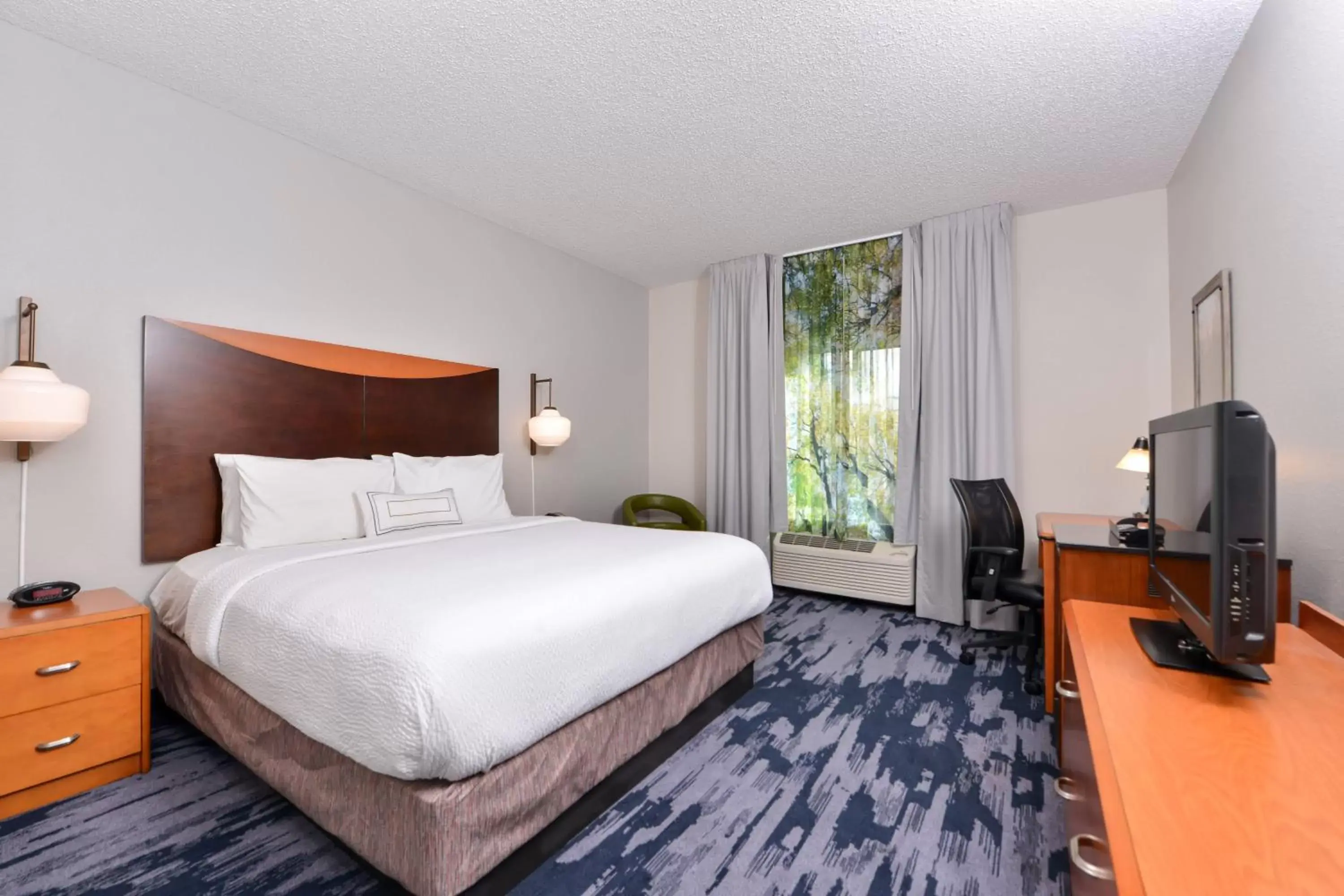 Photo of the whole room, Bed in Fairfield Inn & Suites by Marriott Ocala