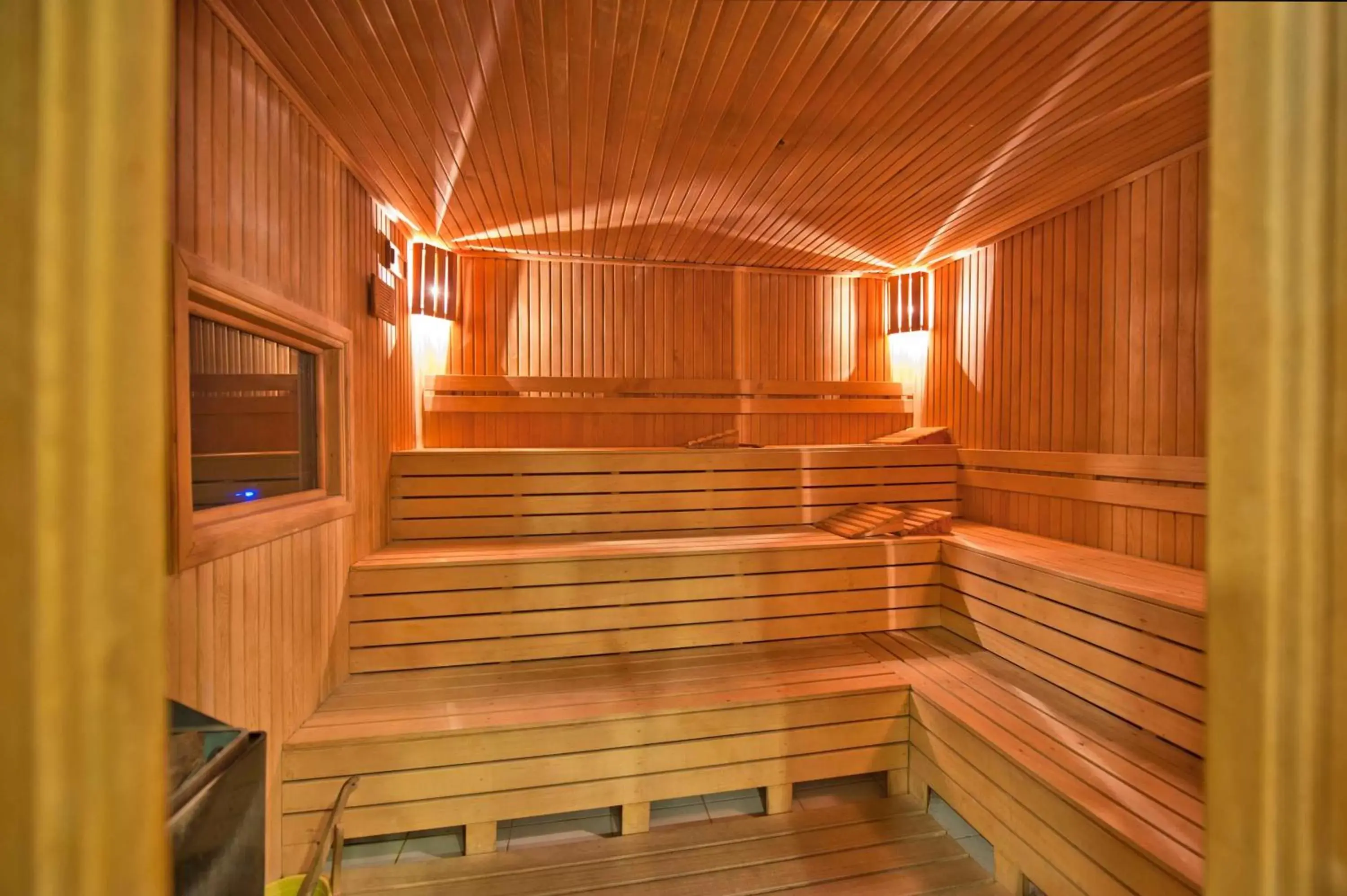 Sauna in Grand S Hotel