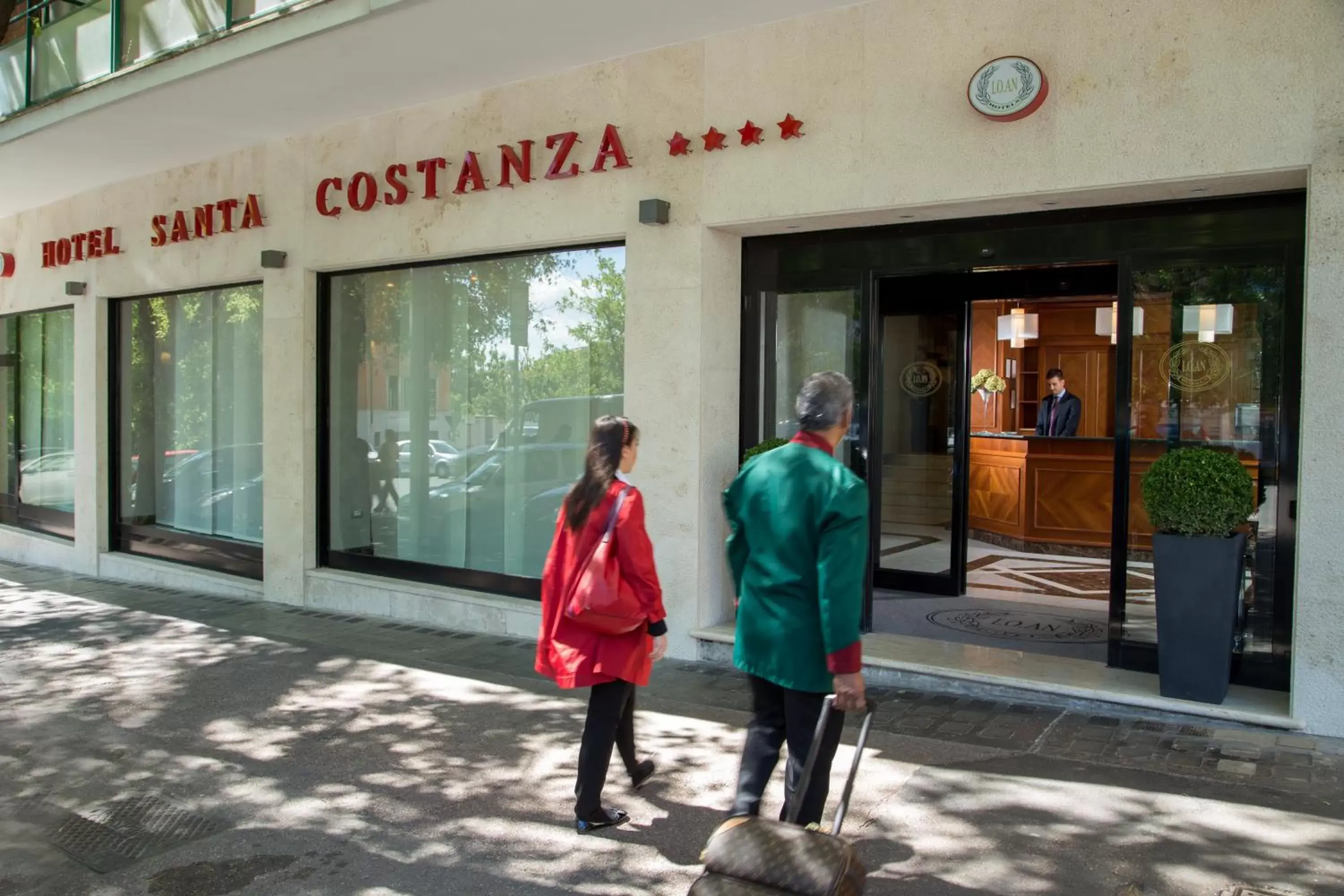 Facade/entrance in Hotel Santa Costanza by OMNIA hotels