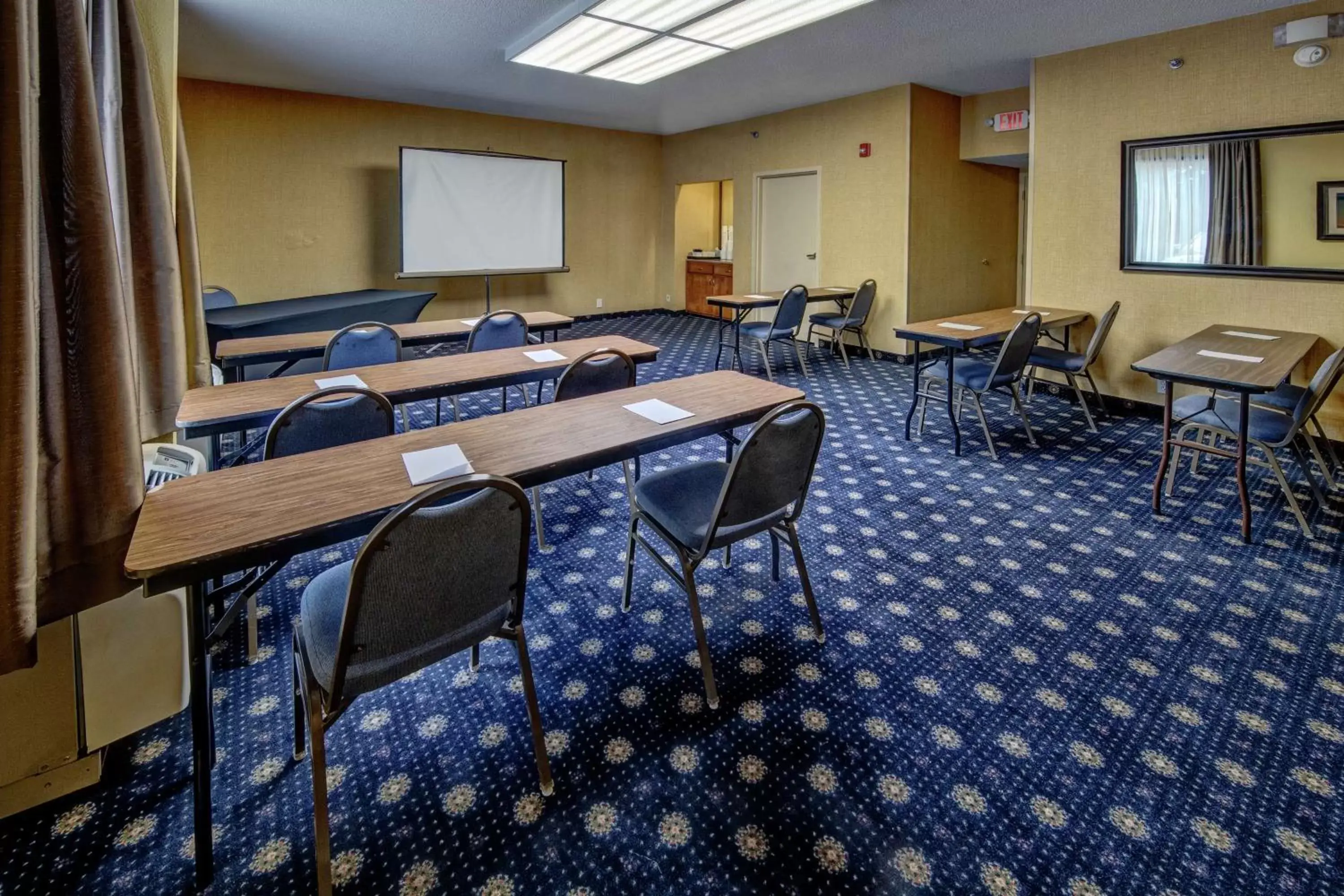Meeting/conference room in Hampton Inn Raleigh Cary