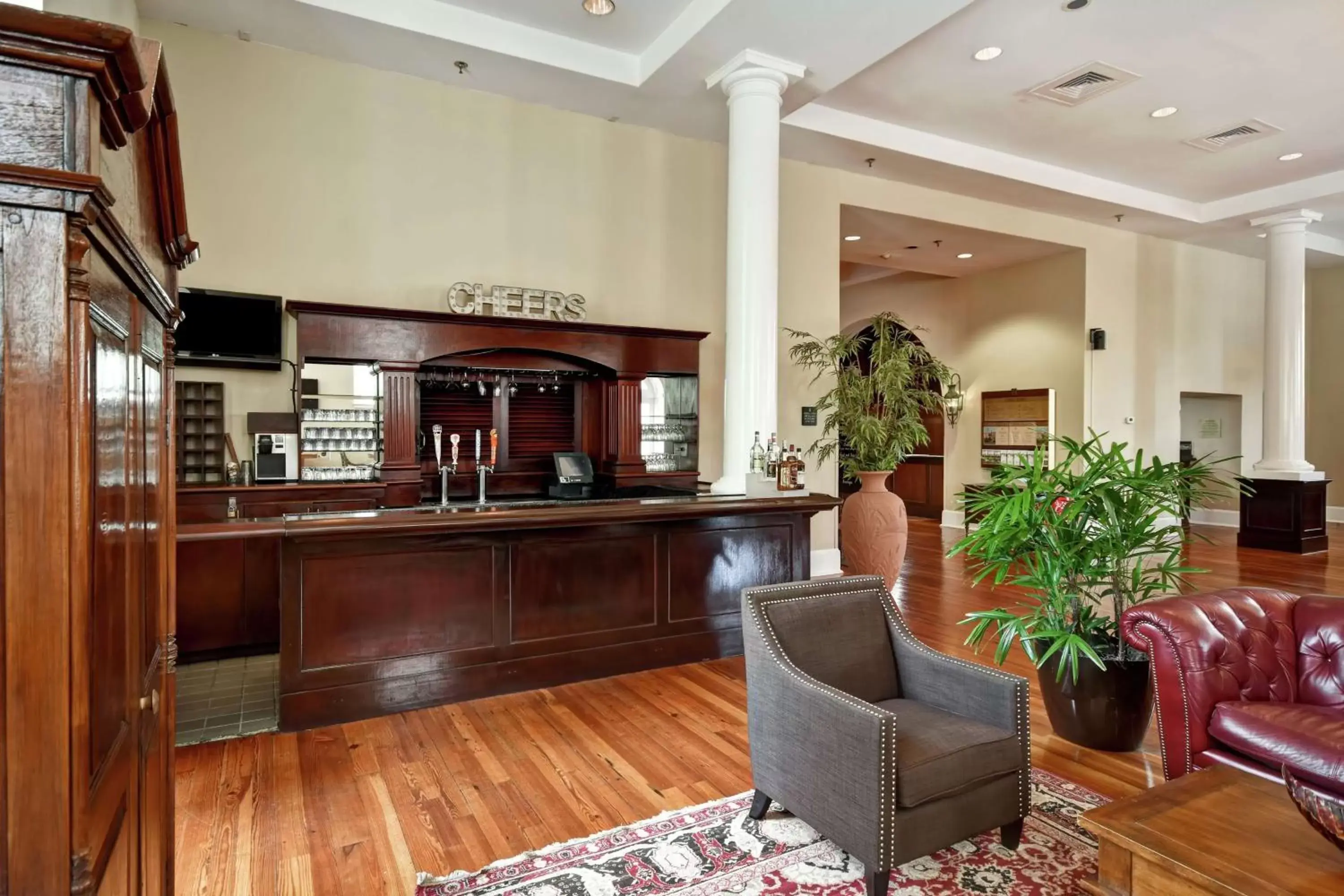Lounge or bar, Lobby/Reception in Embassy Suites Charleston - Historic District