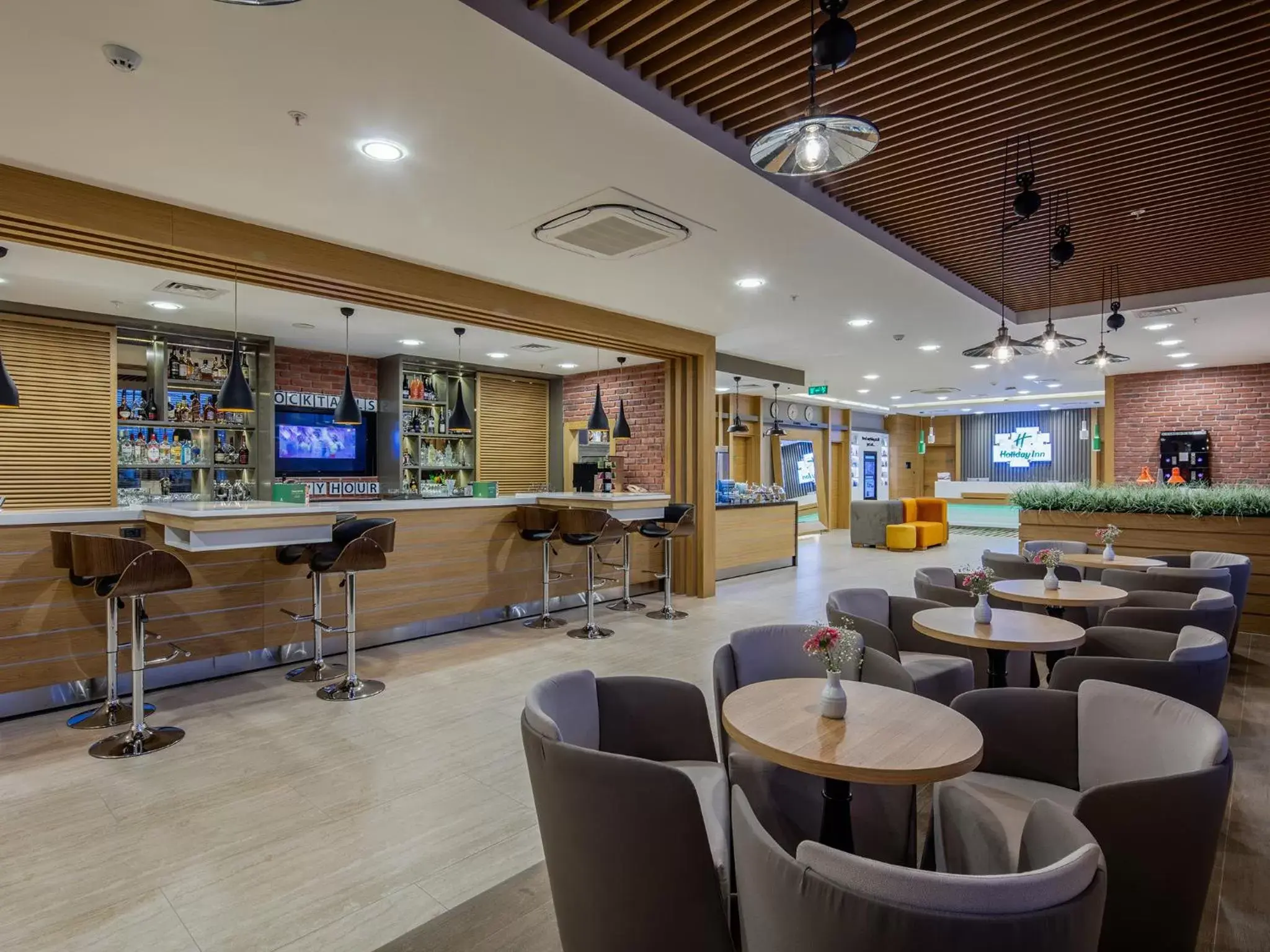 Lobby or reception, Lounge/Bar in Holiday Inn Antalya - Lara, an IHG Hotel