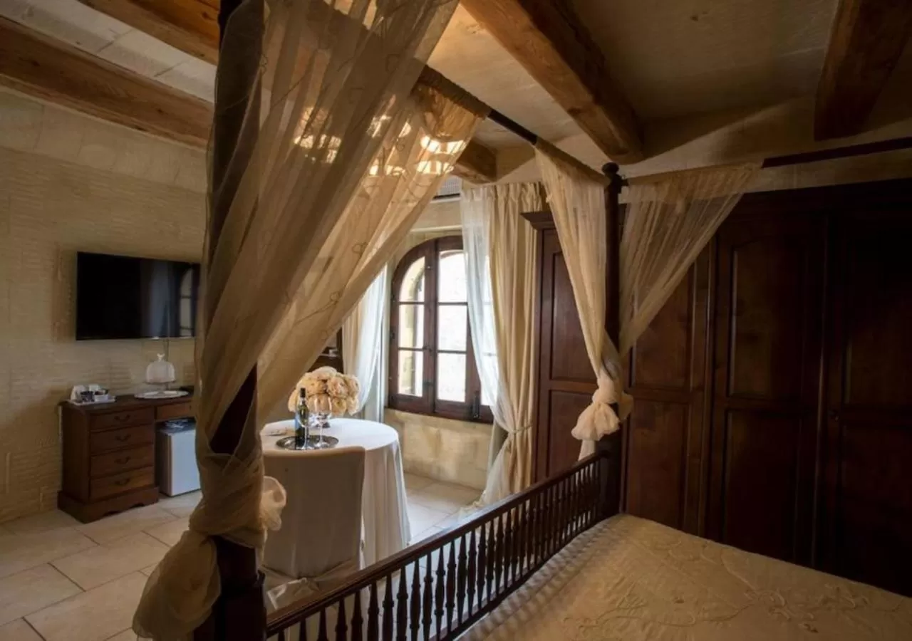 Bedroom, Bed in Betty Cake B&B