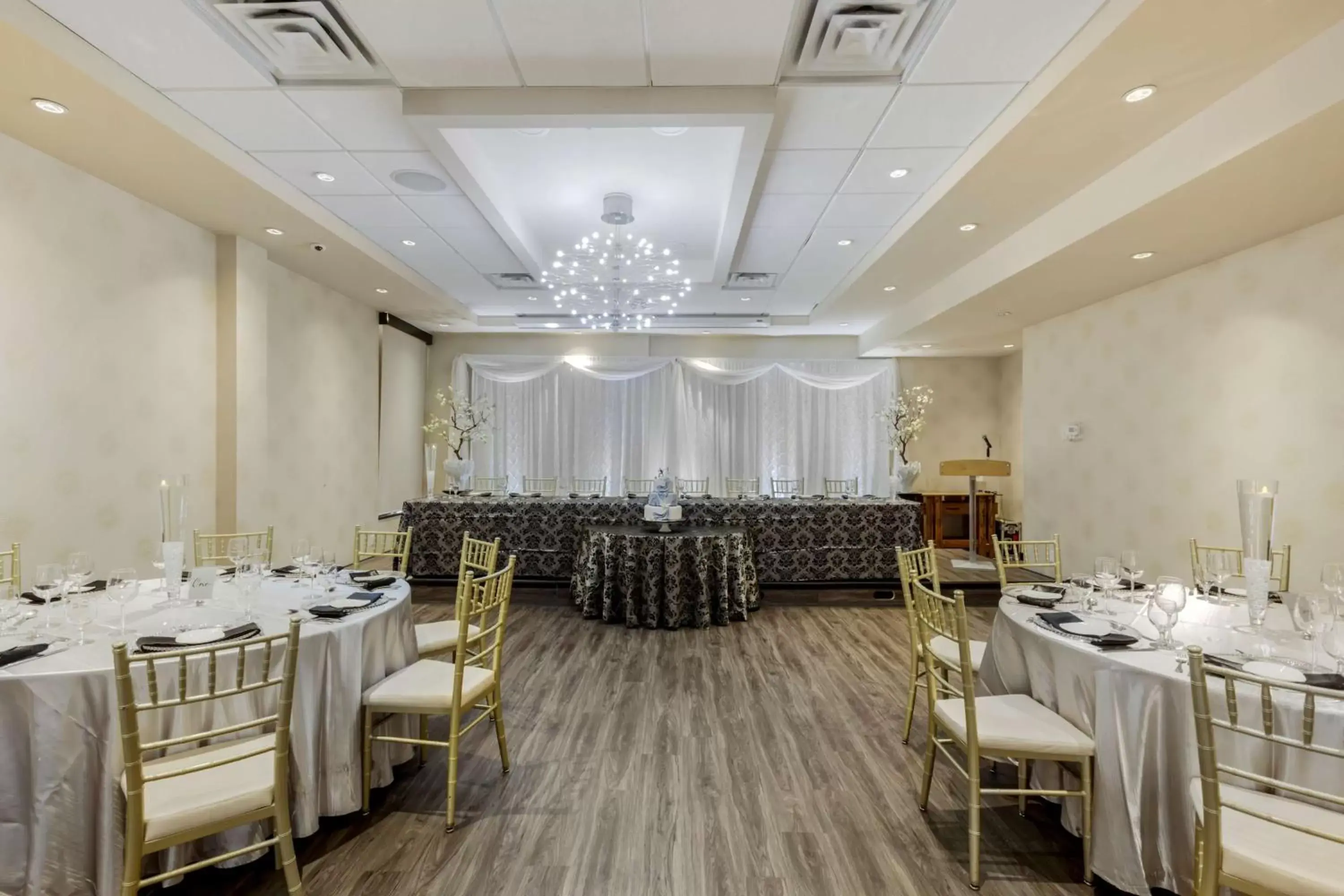 Banquet/Function facilities, Restaurant/Places to Eat in Hotel C by Carmen's, BW Premier Collection