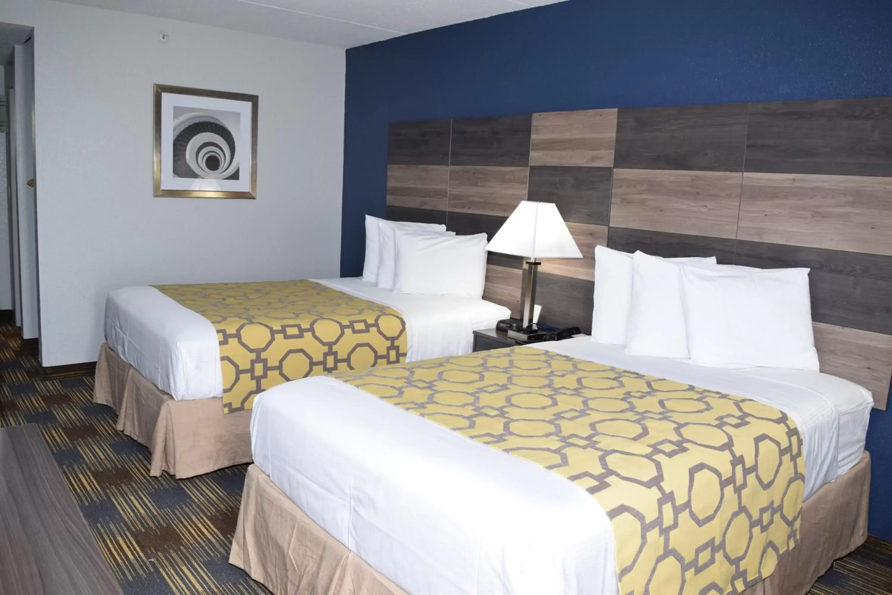 Photo of the whole room, Bed in Baymont by Wyndham - Chicago - Addison - O'Hare