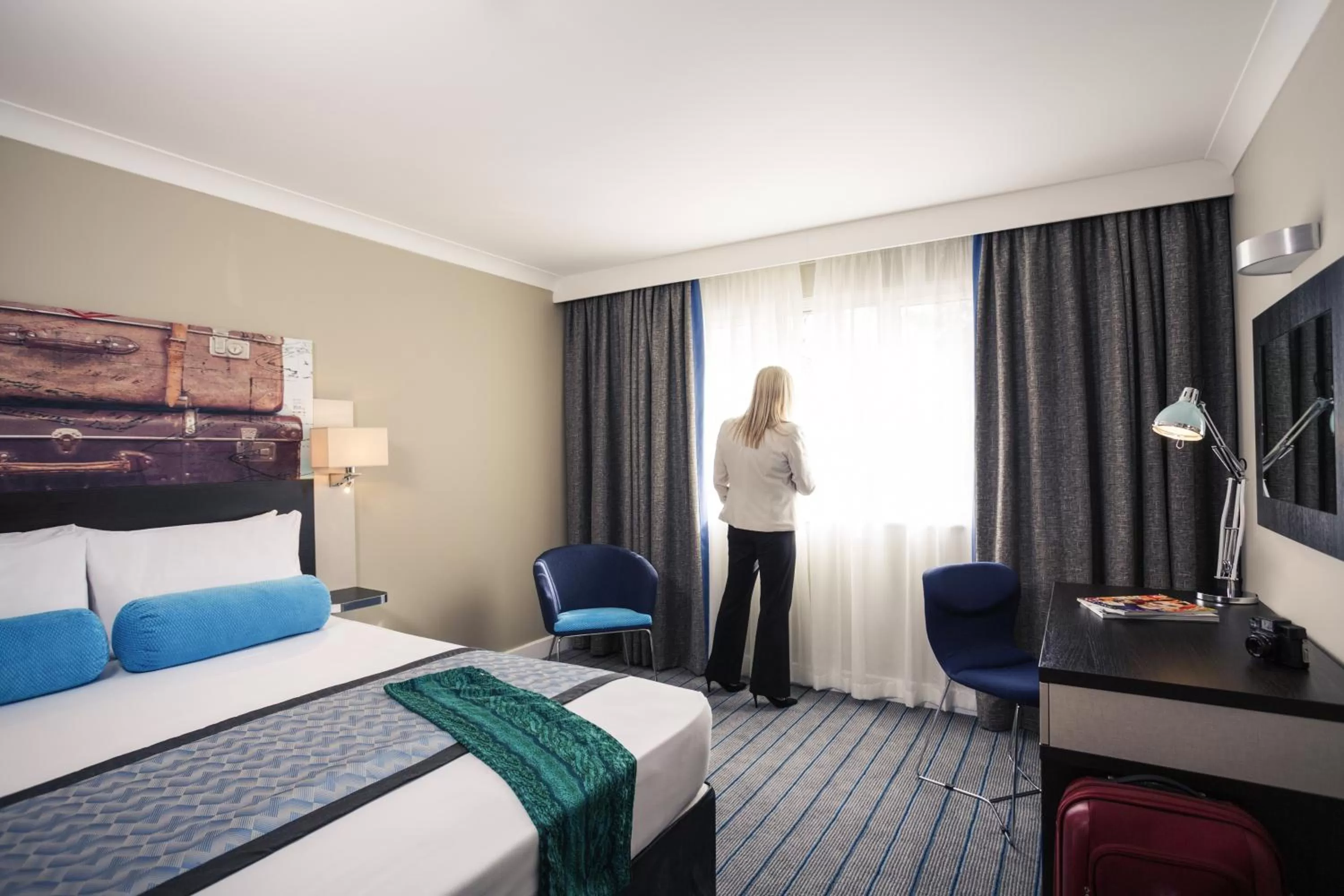 Photo of the whole room in Mercure London Heathrow Airport