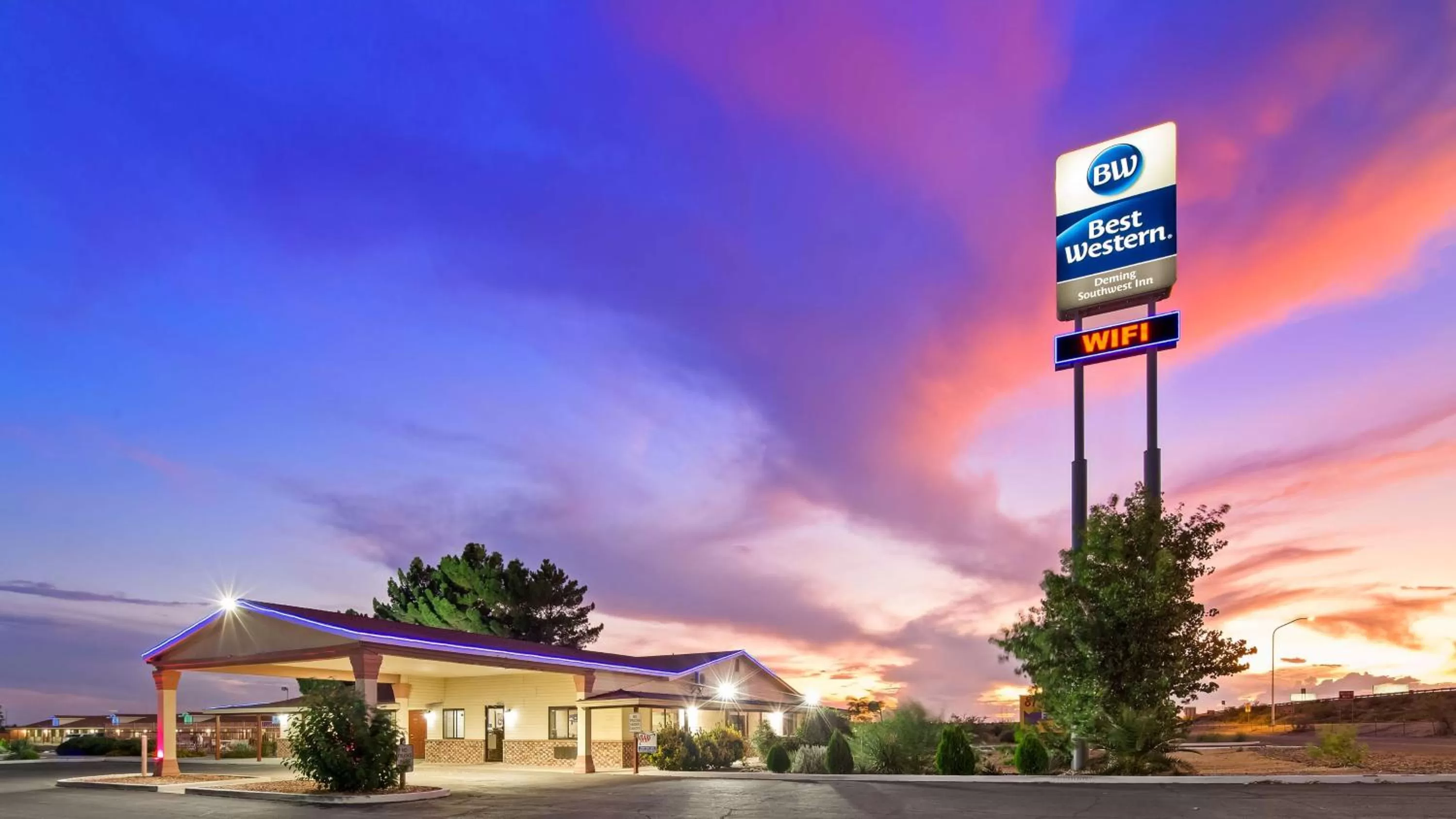 Property building in Best Western Deming Southwest Inn