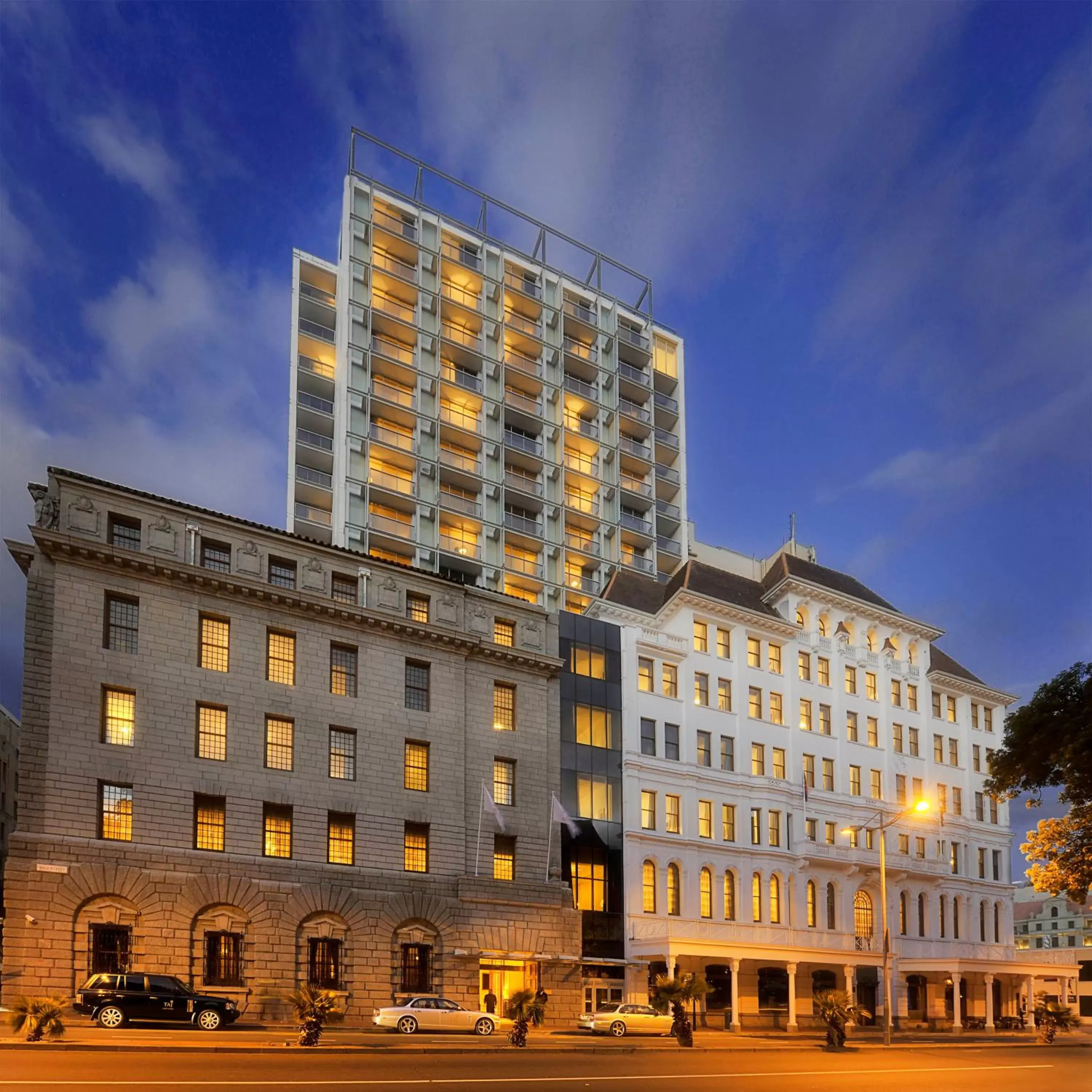 Property building in Taj Cape Town Property building in Taj Cape Town