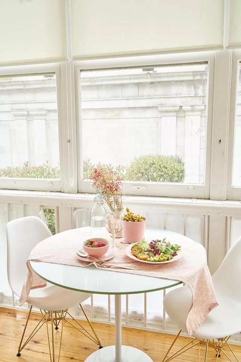 Dining area in Urban Suite Santander