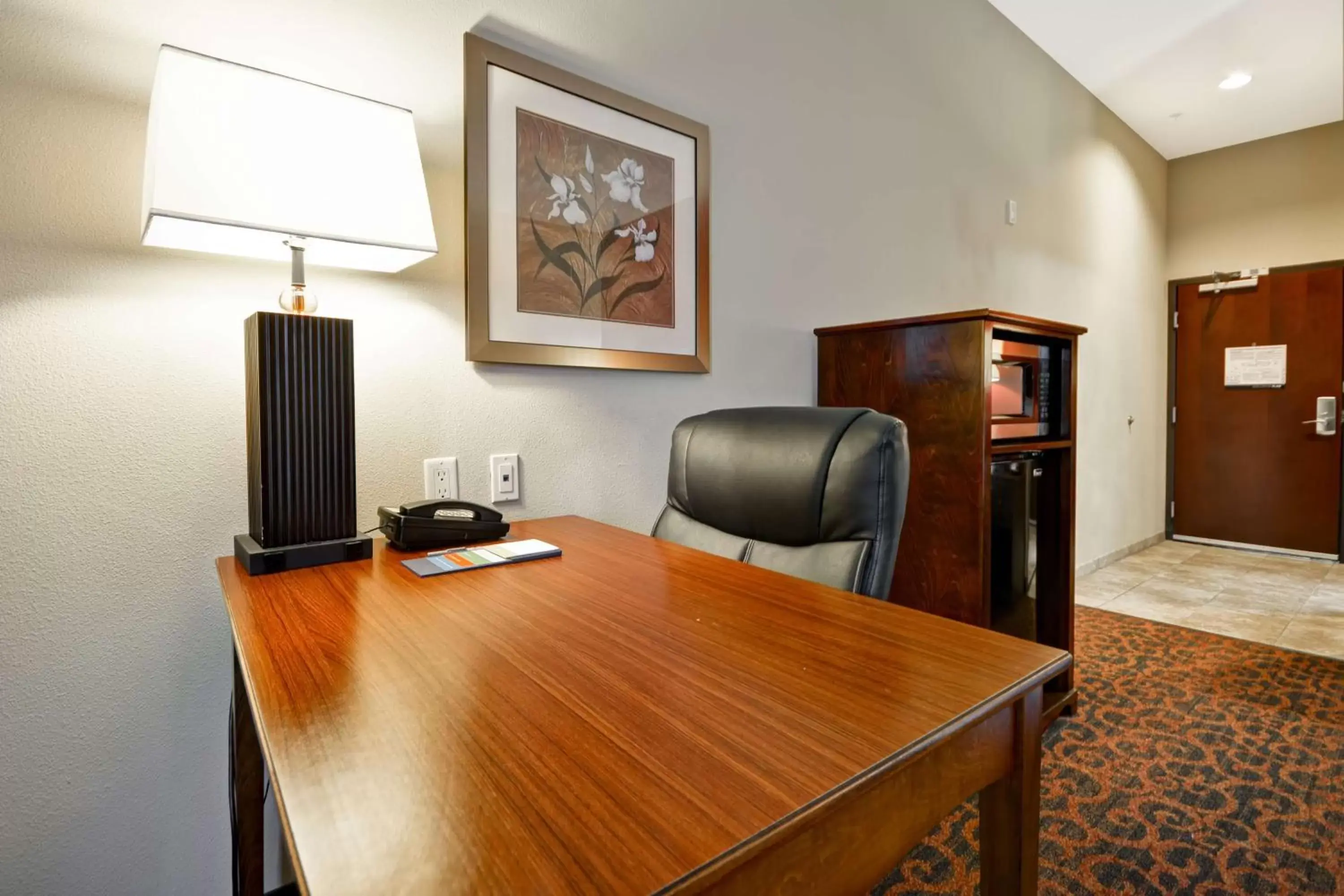 Bedroom, Seating Area in Hampton Inn & Suites Brenham
