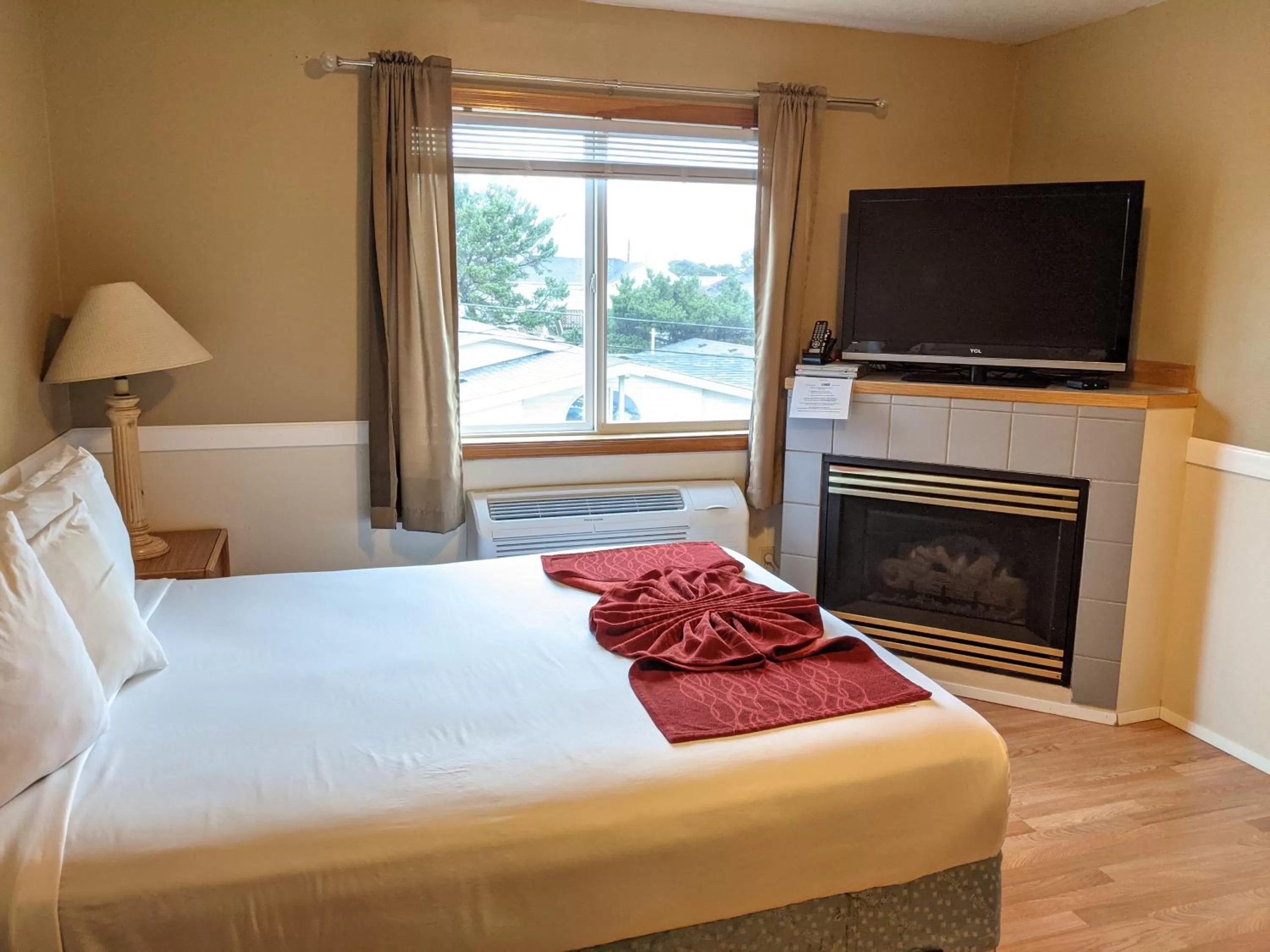 Bed in Hillcrest Inn