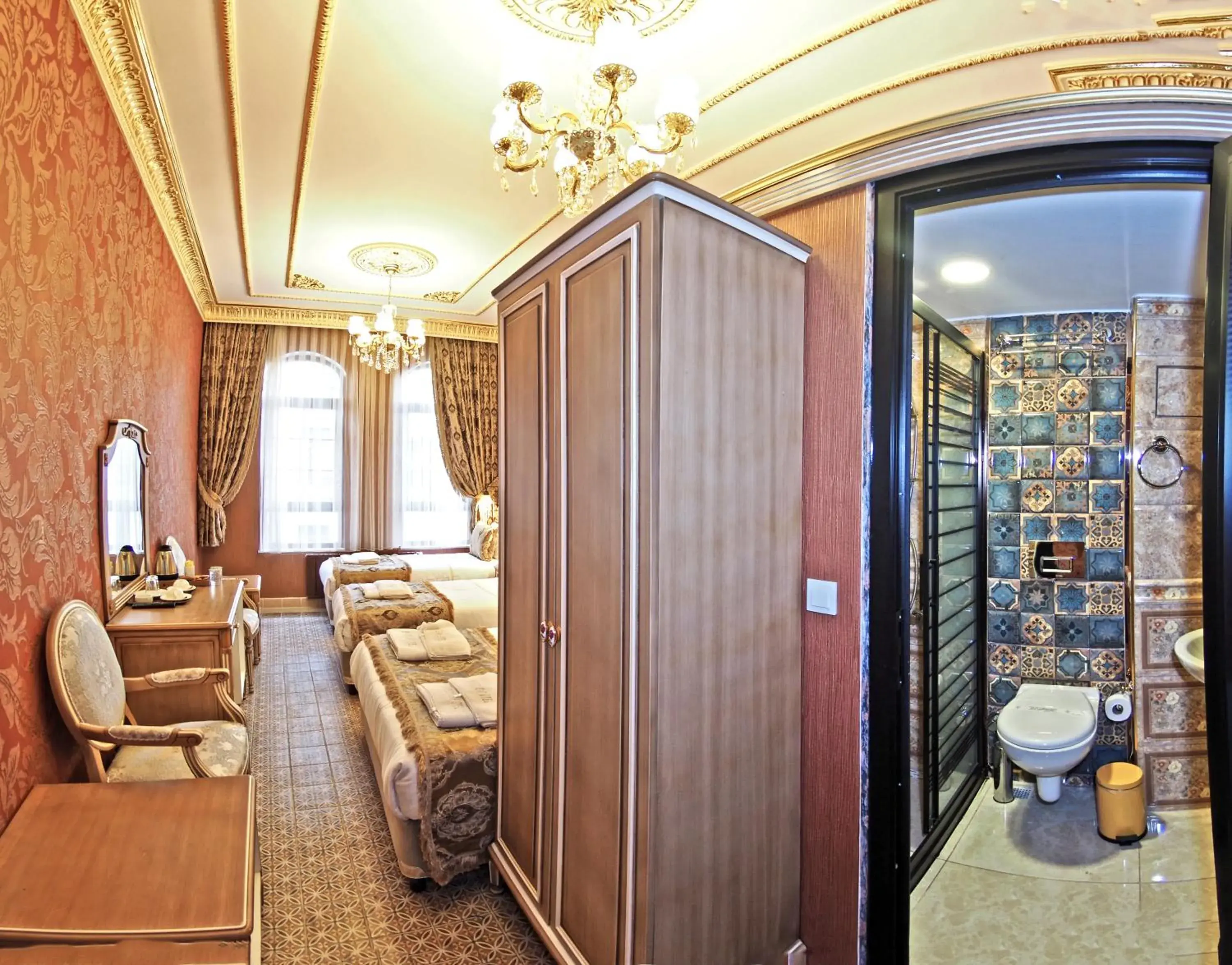 Bathroom in Sirkeci Gar Hotel