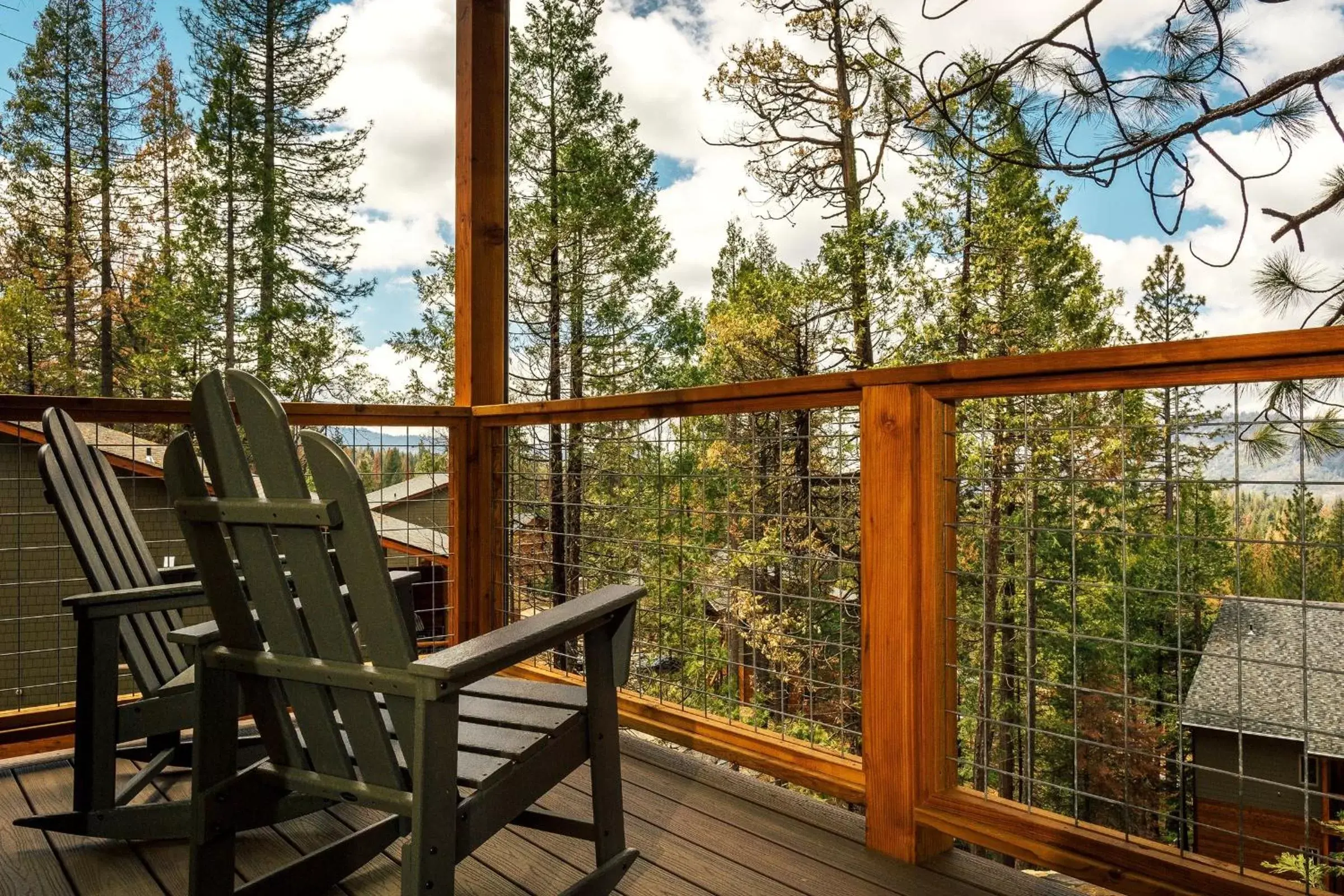 Balcony/Terrace, Patio/Outdoor Area in Rush Creek Lodge at Yosemite