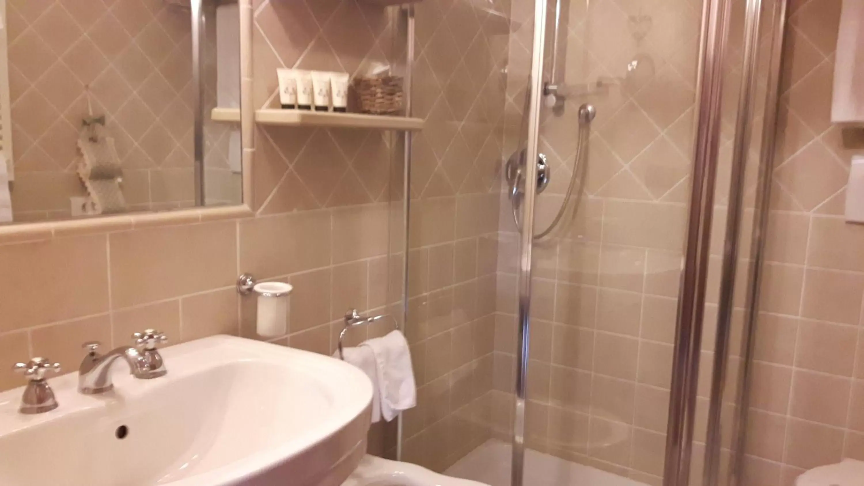 Bathroom in Villa Novecento Romantic Hotel - Estella Hotel Collection