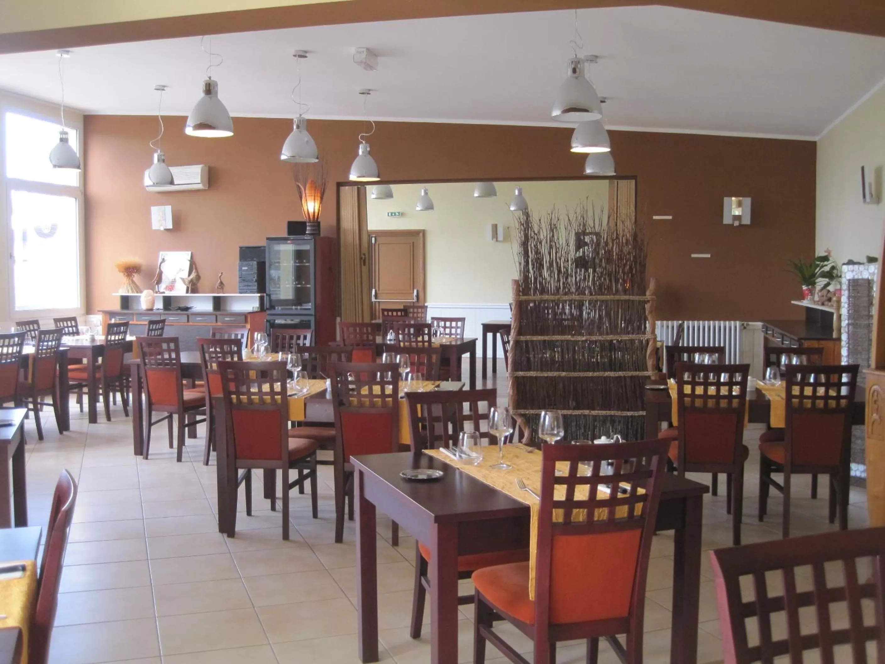 Restaurant/places to eat in Hotel Restaurant Rive Gauche