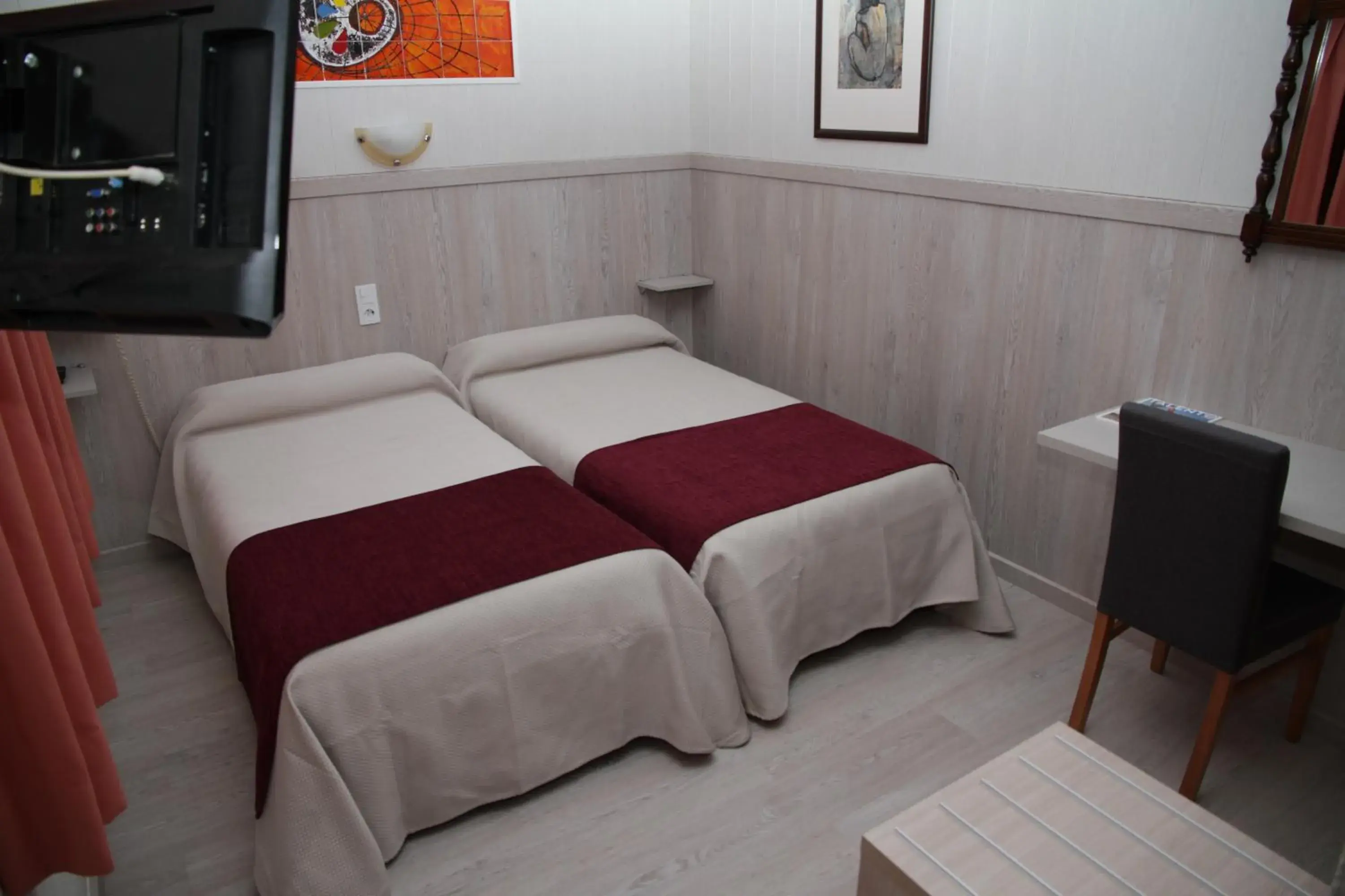 Bedroom, Bed in Hotel Real Castellon