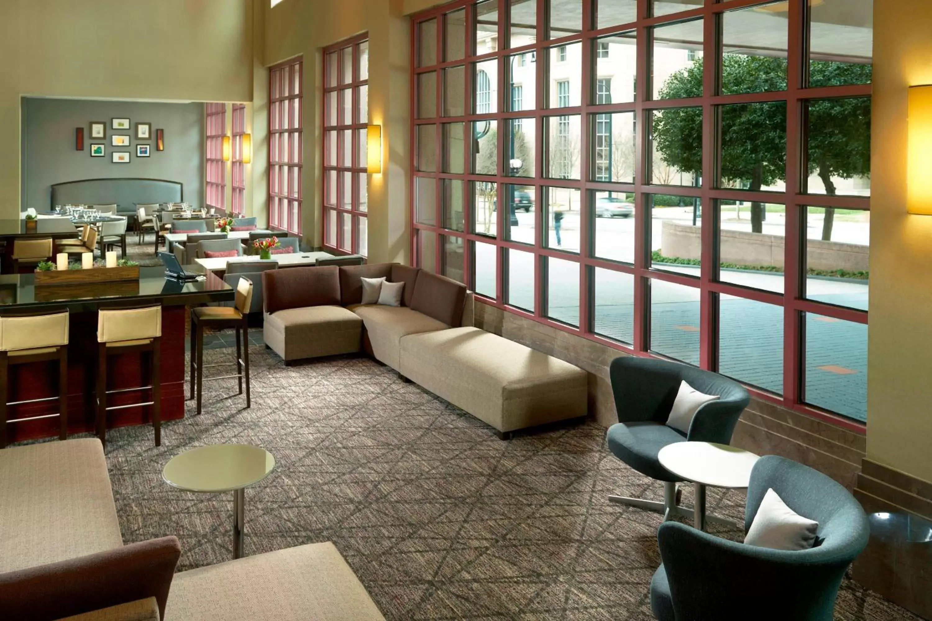 Lobby or reception, Lounge/Bar in Atlanta Marriott Suites Midtown