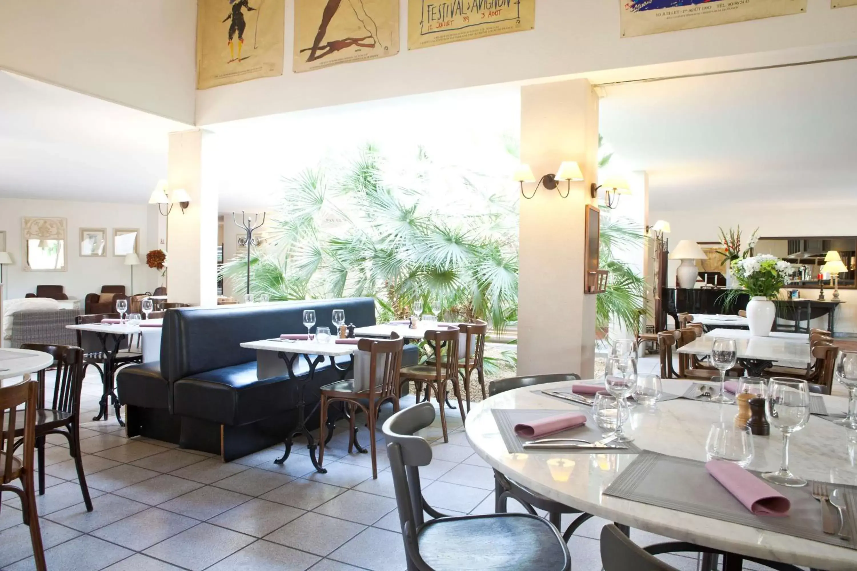 Restaurant/Places to Eat in Best Western Hôtel Le Paradou Avignon Sud.