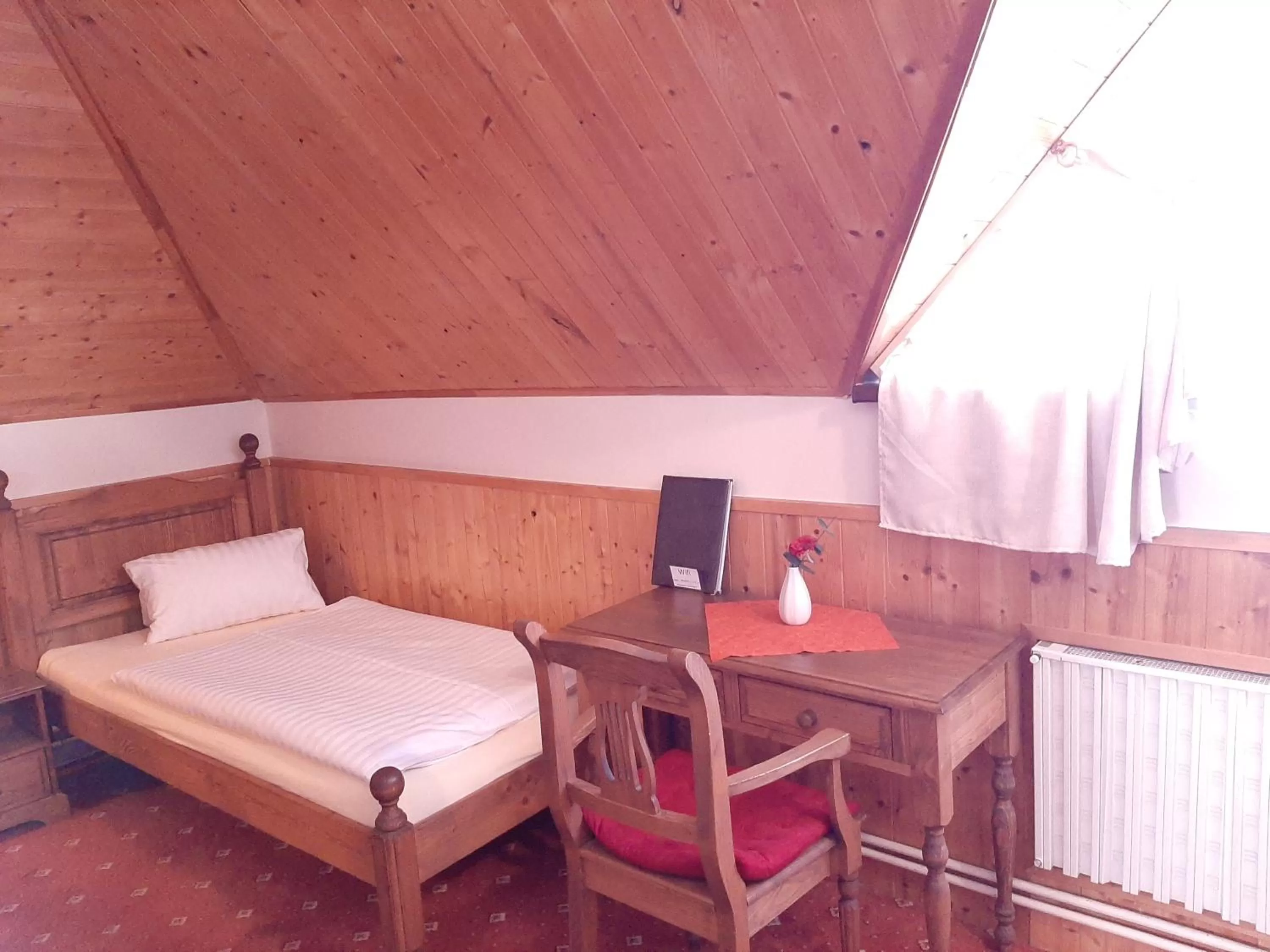 Bed in garni Hotel ASAS***