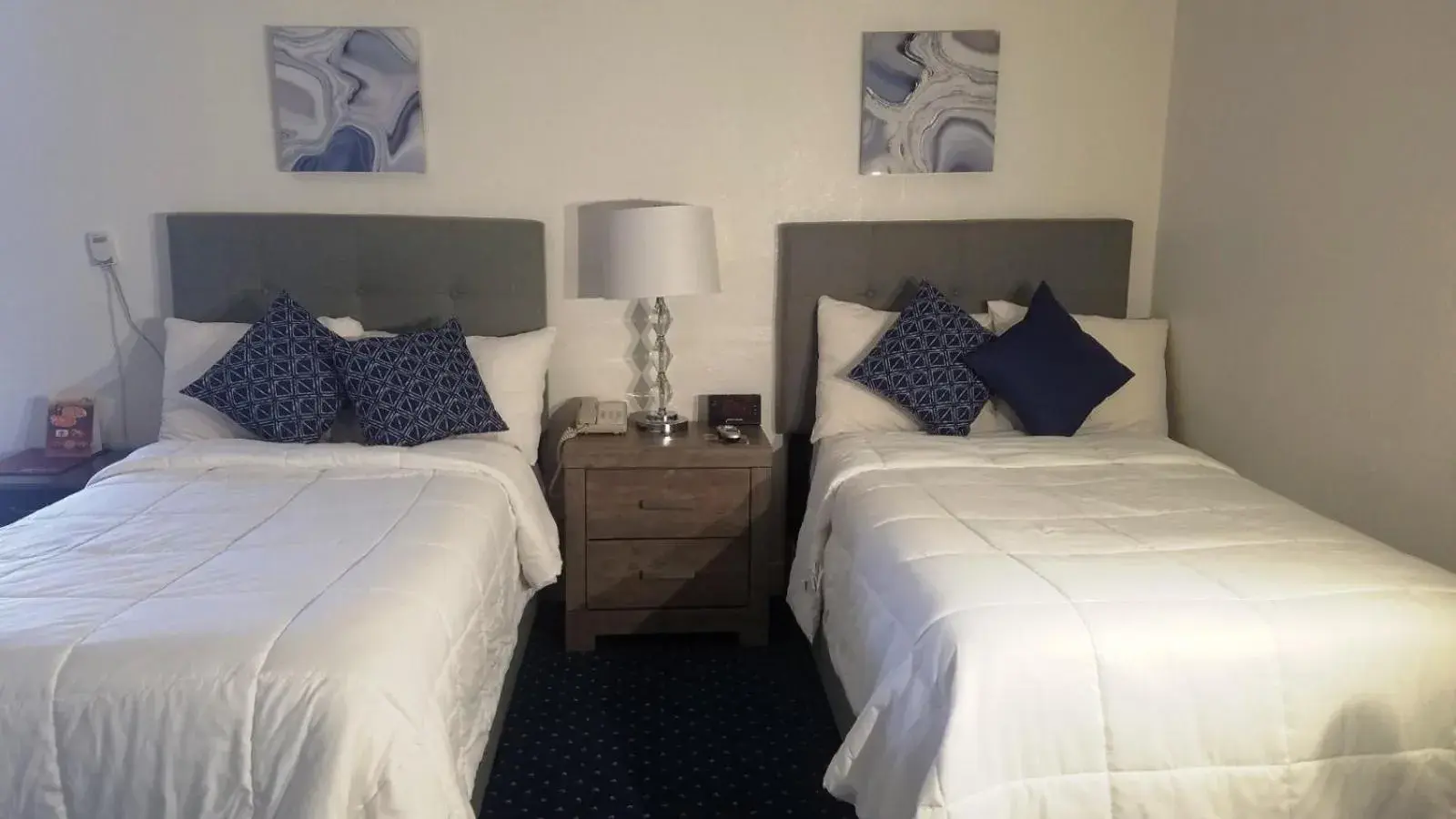 Bedroom, Bed in Stanford Motor Inn Bedroom, Bed in Stanford Motor Inn