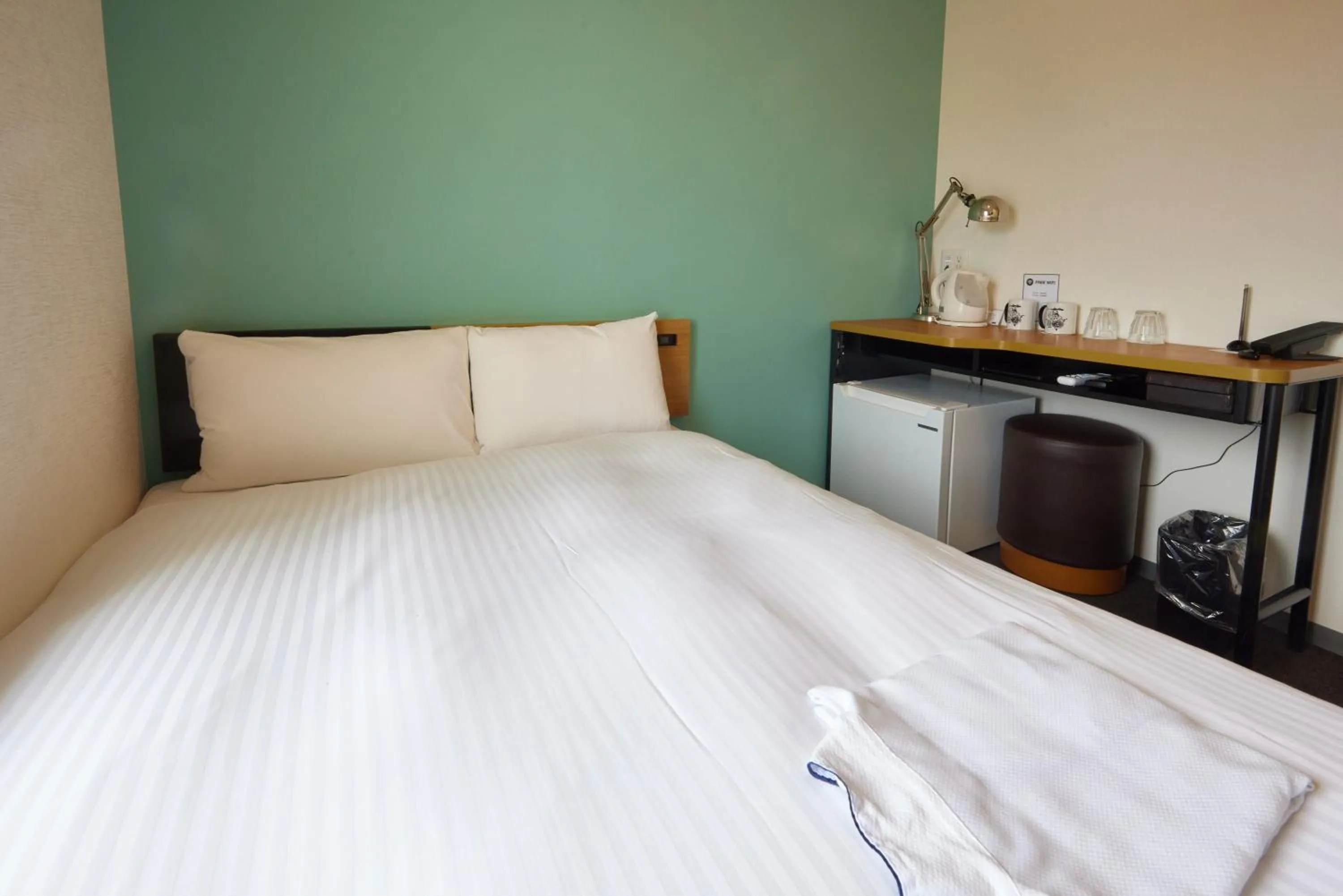 Photo of the whole room, Bed in 8hotel