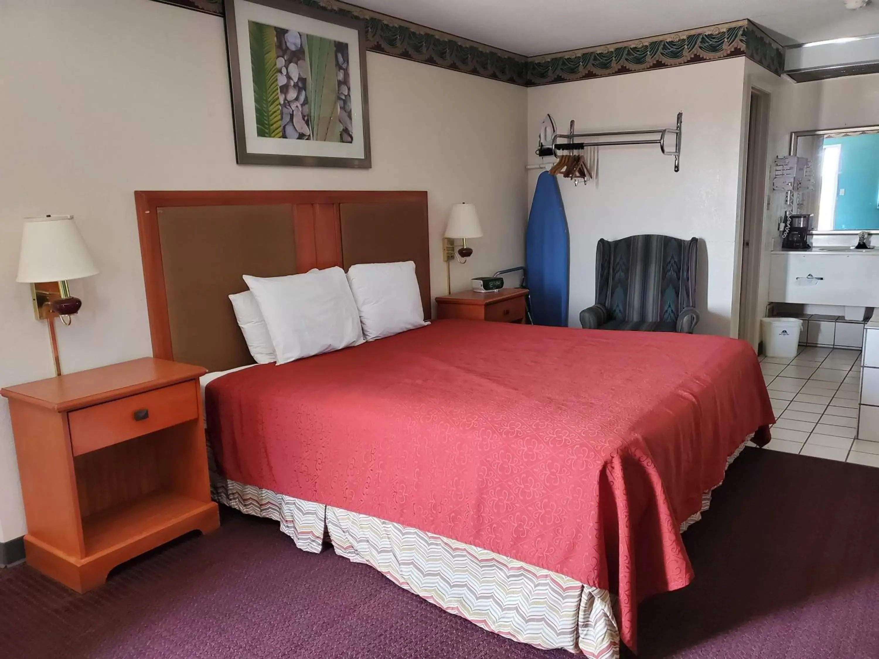 Bed in Americas Best Value Inn Wildersville Bed in Americas Best Value Inn Wildersville