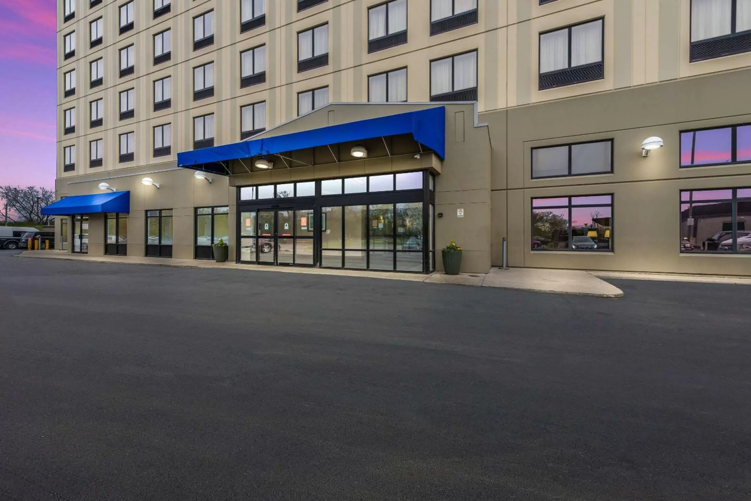 Other, Property Building in Comfort Suites Chicago O'Hare Airport