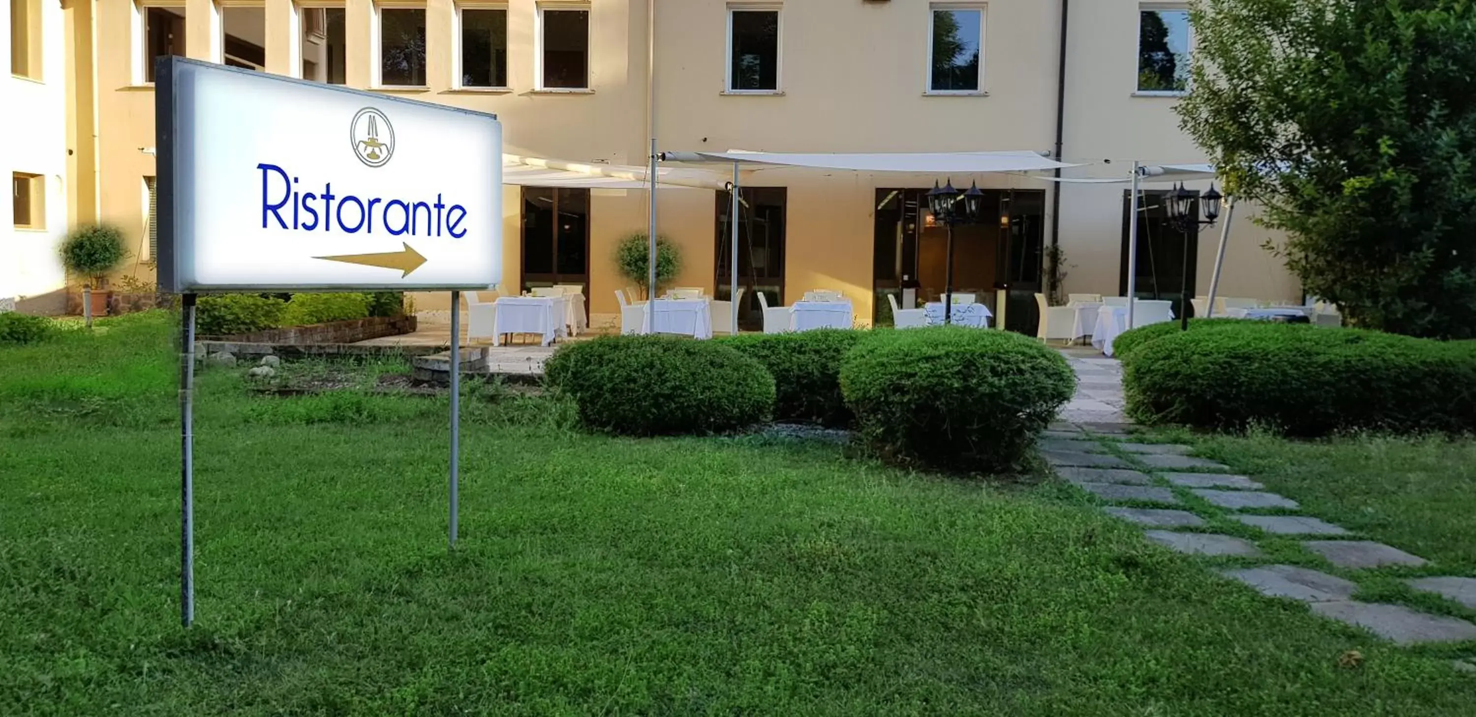 Patio, Property Building in Hotel Terme di Castel San Pietro