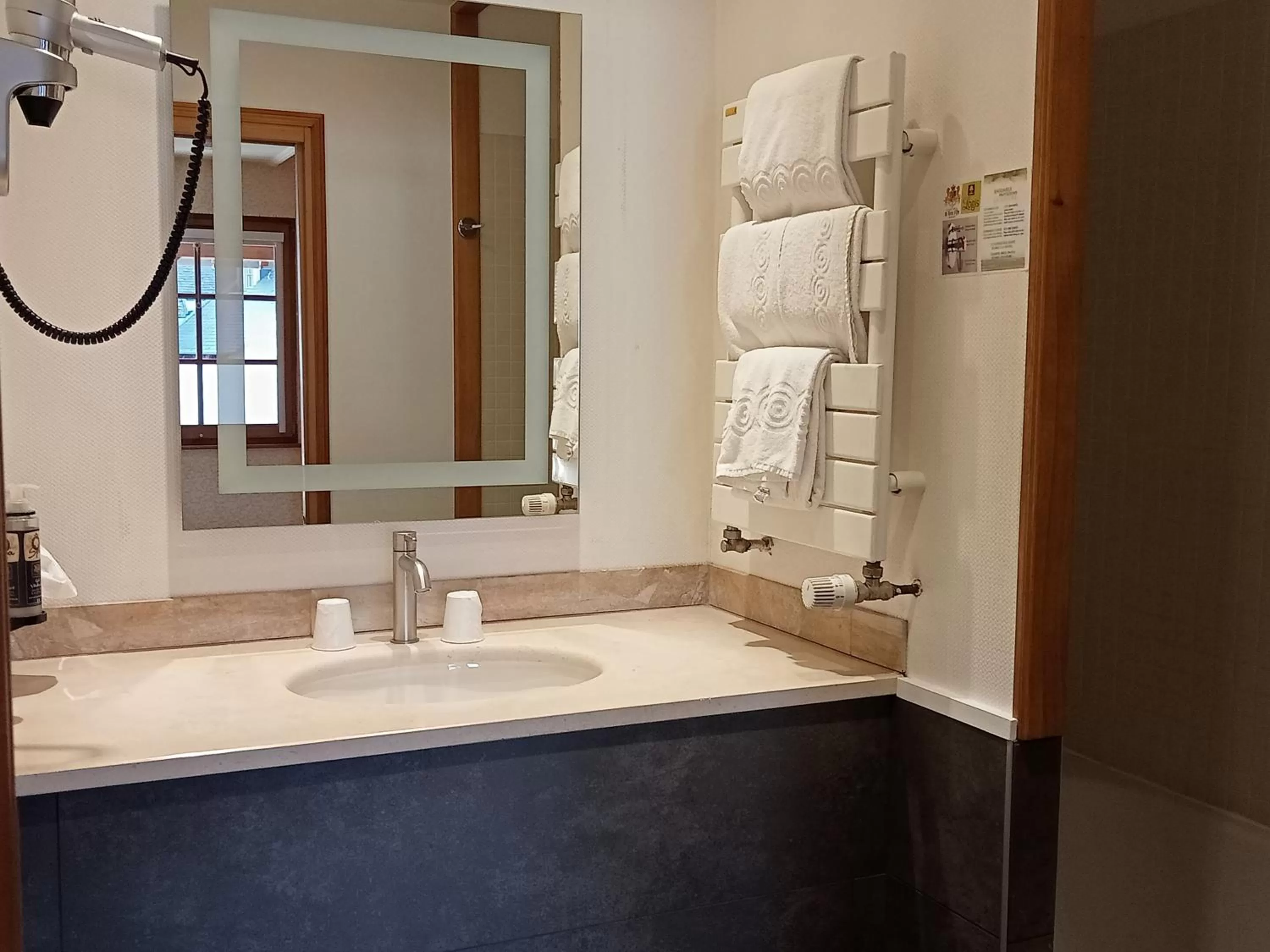 Bathroom in Hotel et Spa Le Lion d'Or