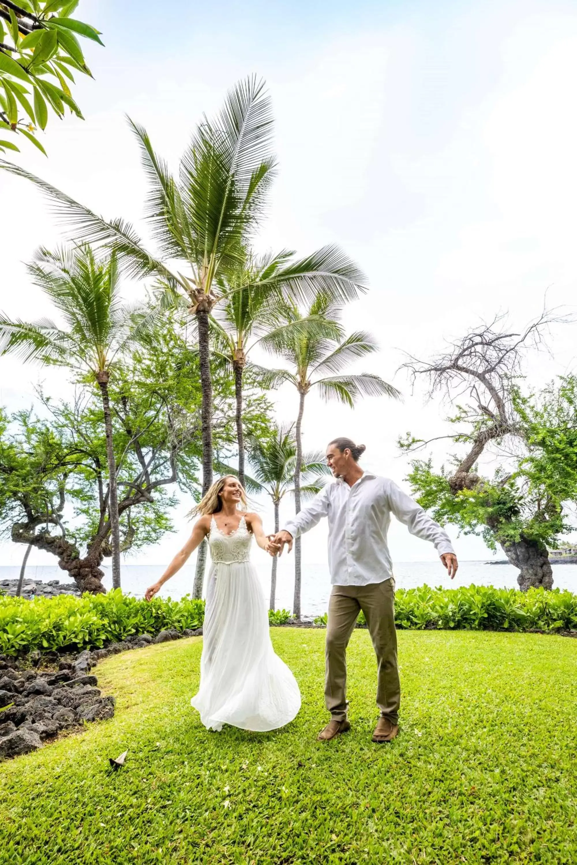 wedding in Outrigger Kona Resort and Spa